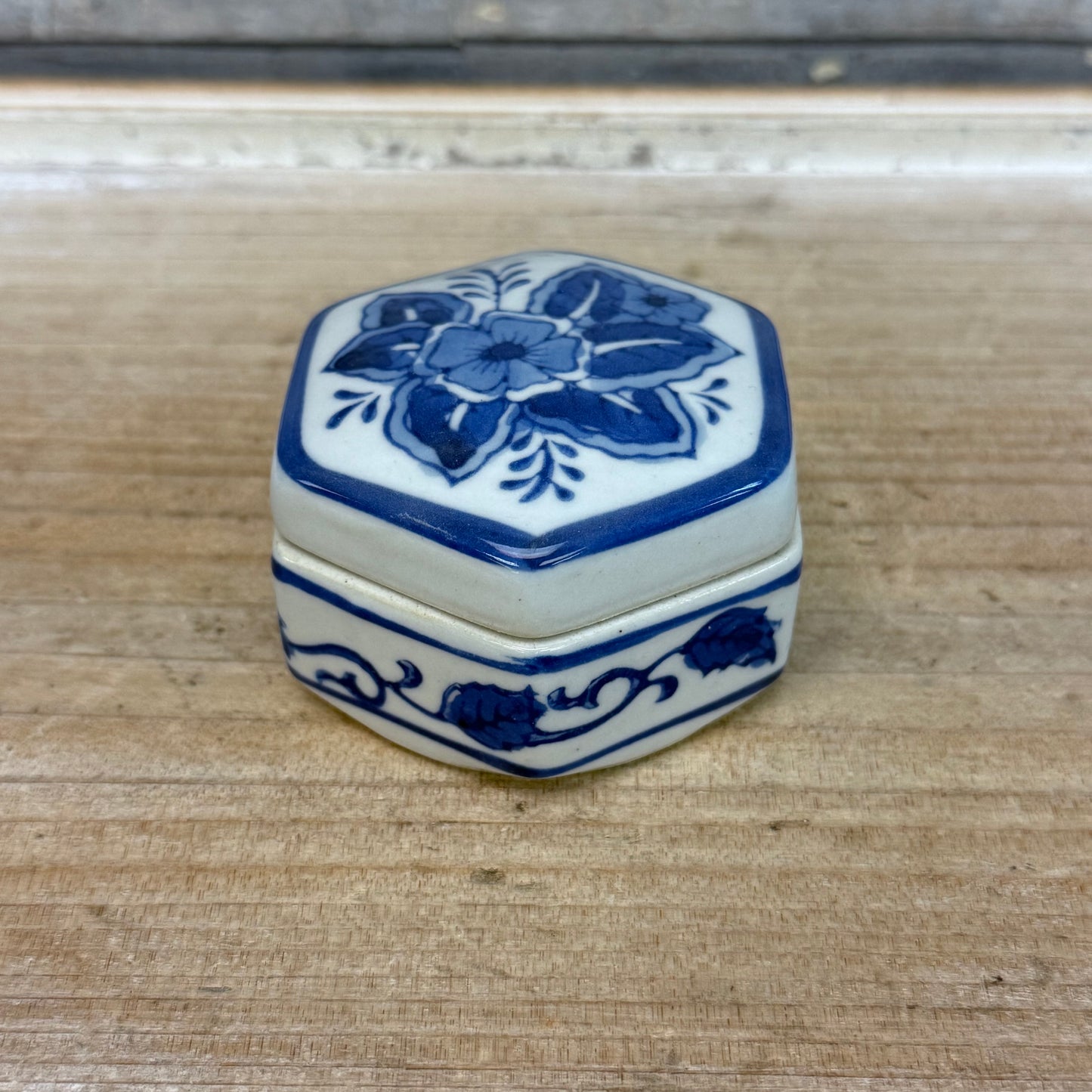 Annie’s Treasures Chinoiserie Porcelain Trinket Box