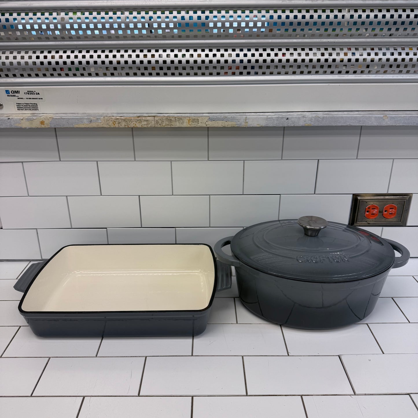 Crofton Enameled Cast Iron Dutch Oven Baking Pan Set 2