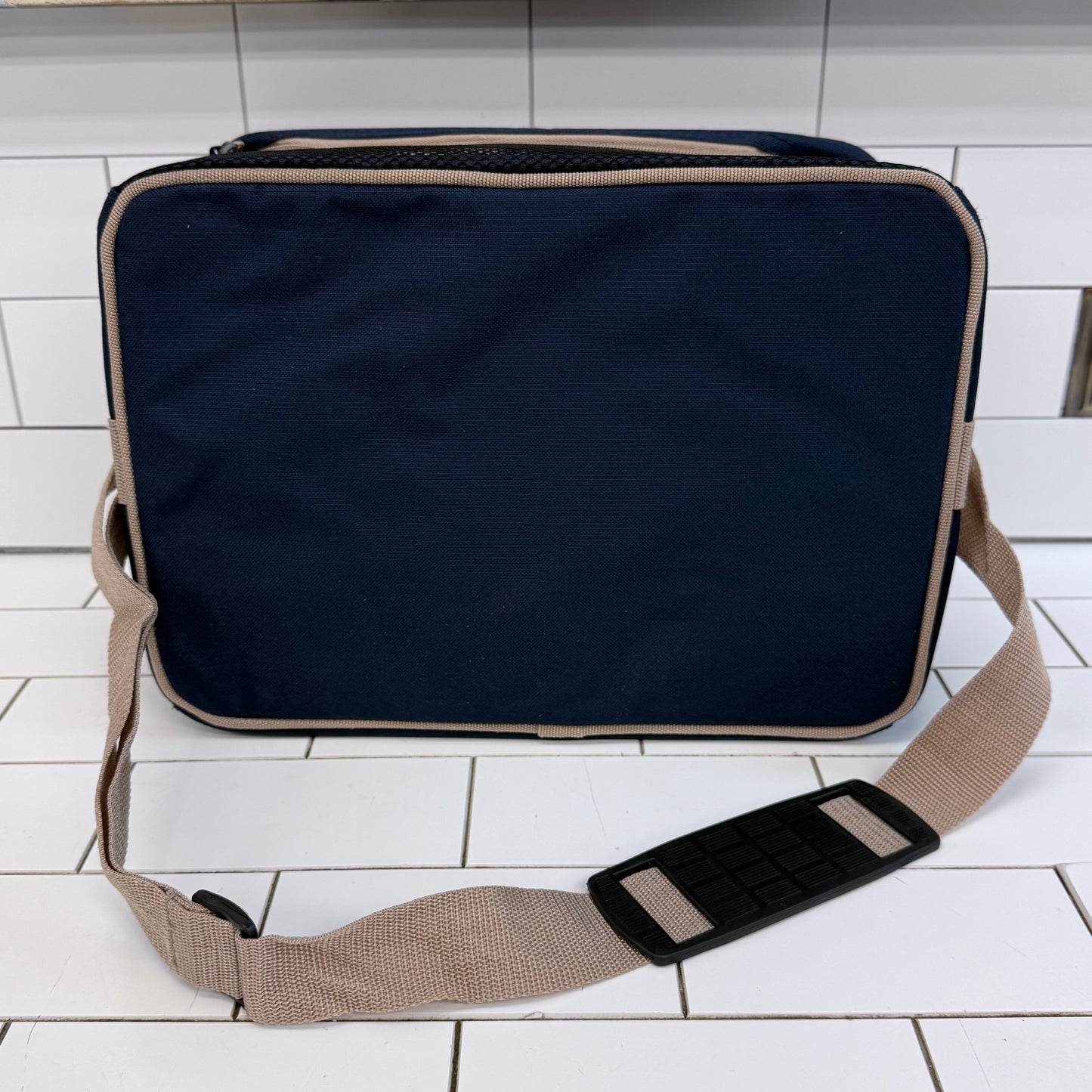 Insulated Picnic Bag Dinnerware Set for 2 with Blanket 15 Pieces