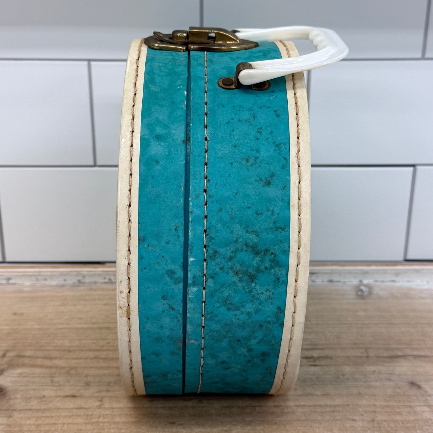 Luce Children's Duckling Hatbox Travel Case Vintage 1950s