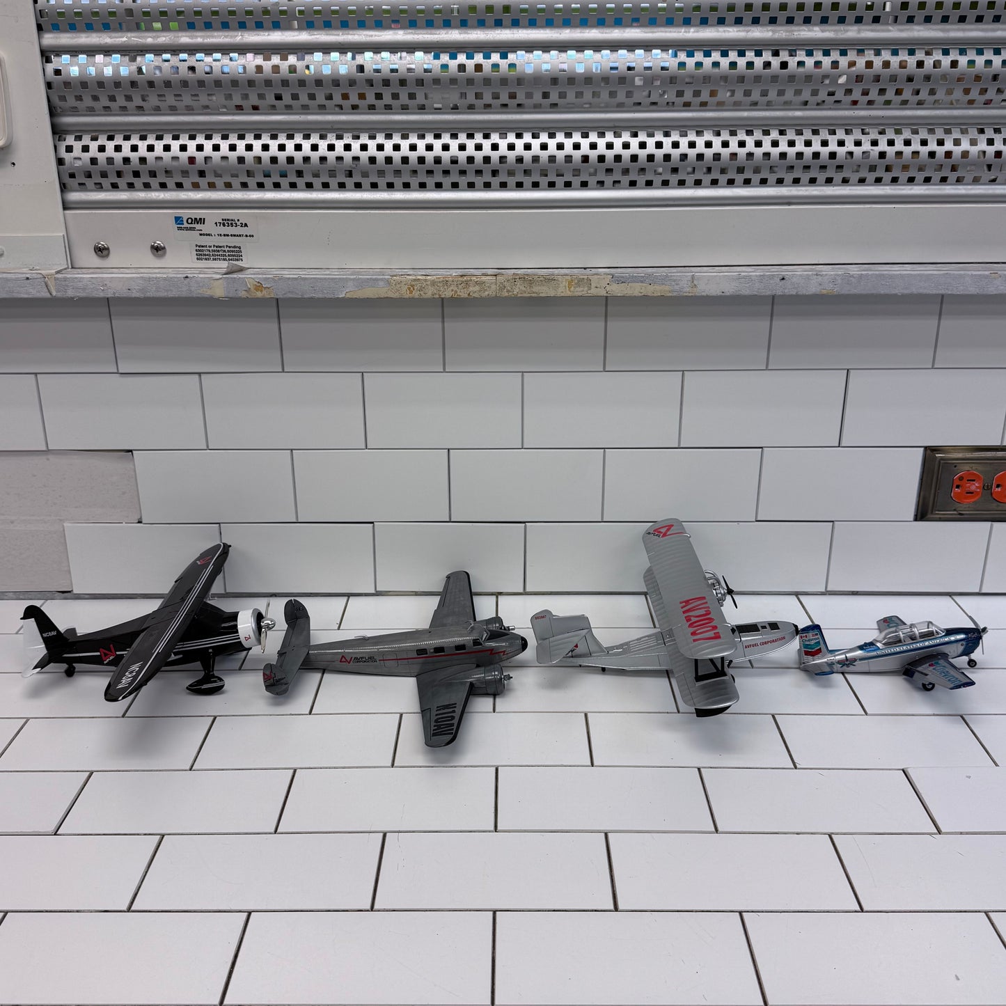 ERTL Auto World Die Cast Airplane Banks Lot 7