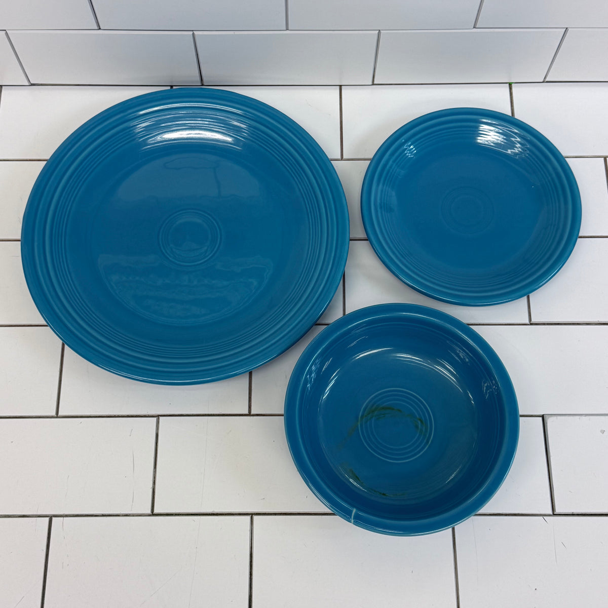 Fiesta Scarlet Peacock White Dinner Set Lot of 9