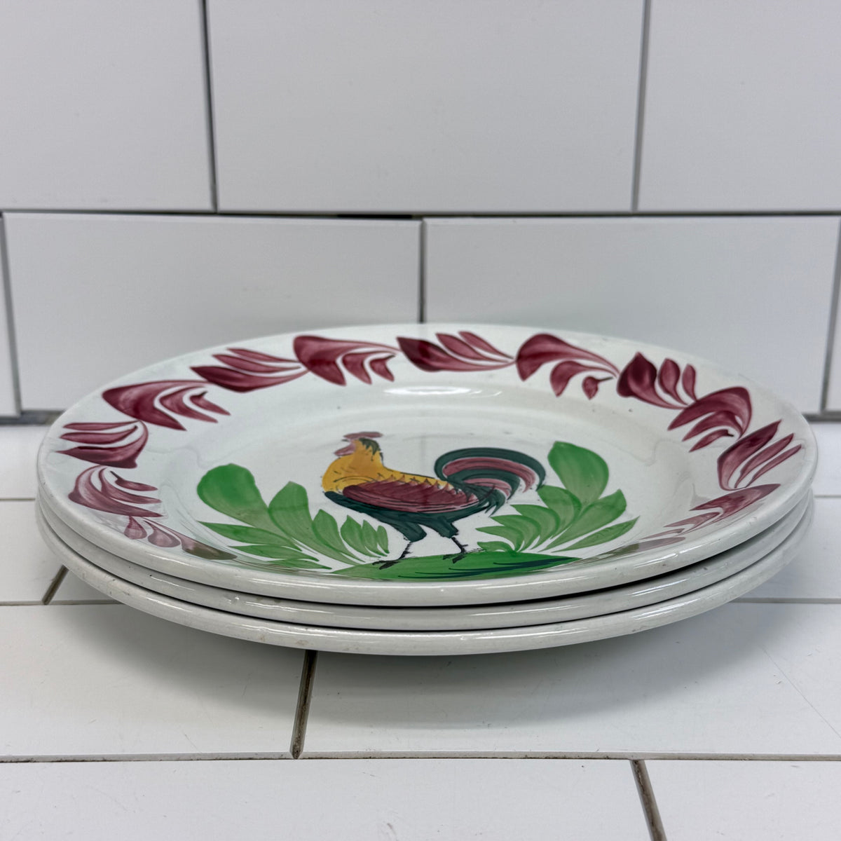 Choisy le Roi Rooster Plates Set of 3 circa 1900s