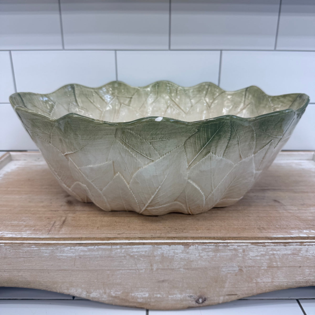 Vietri Foglia Leonardo Majolica Lemon Leaf Bowl