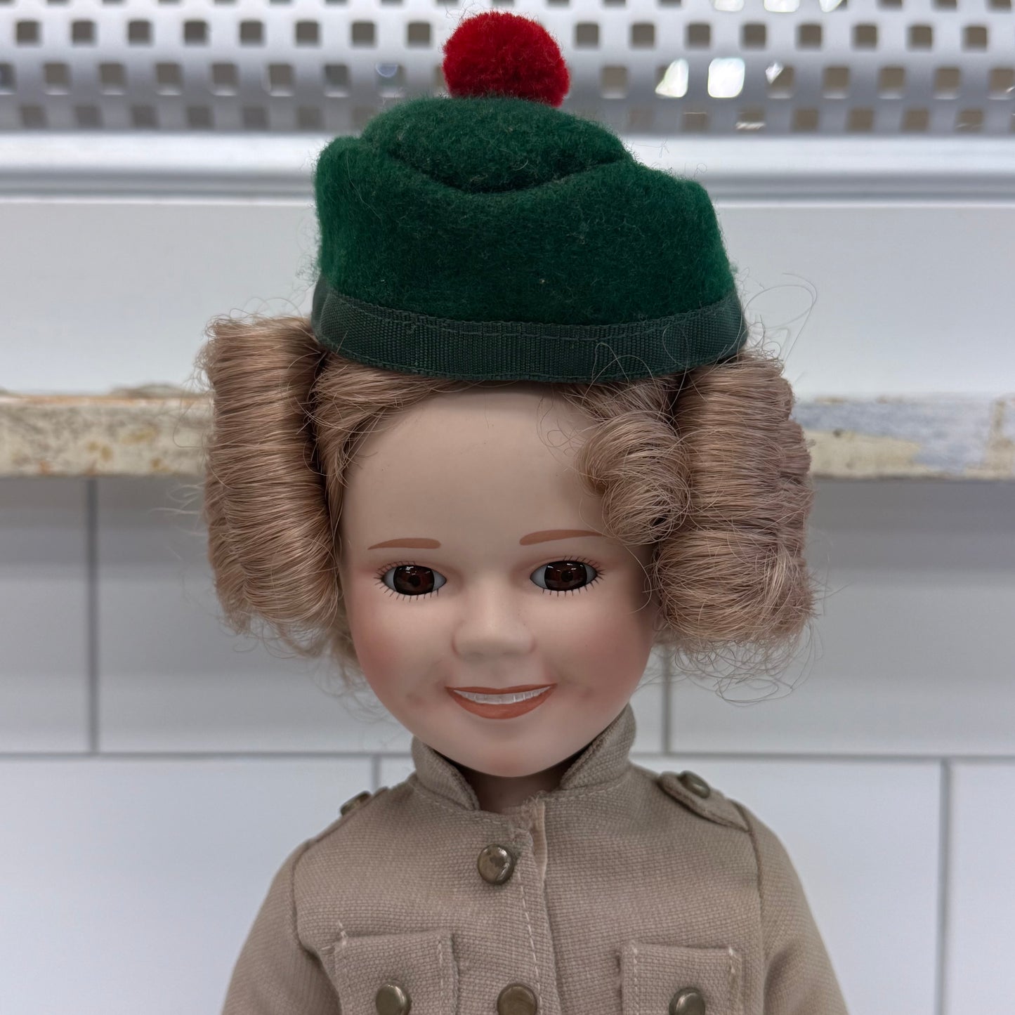 Shirley Temple Wee Willie Winkie Doll Danbury Mint Box 1990s