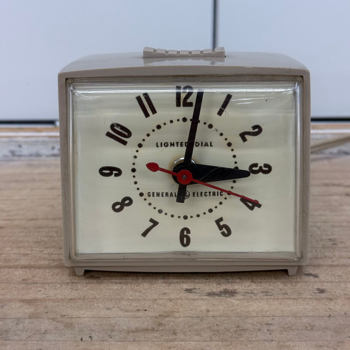 General Electric #7268KA Lighted Dial Alarm Clock