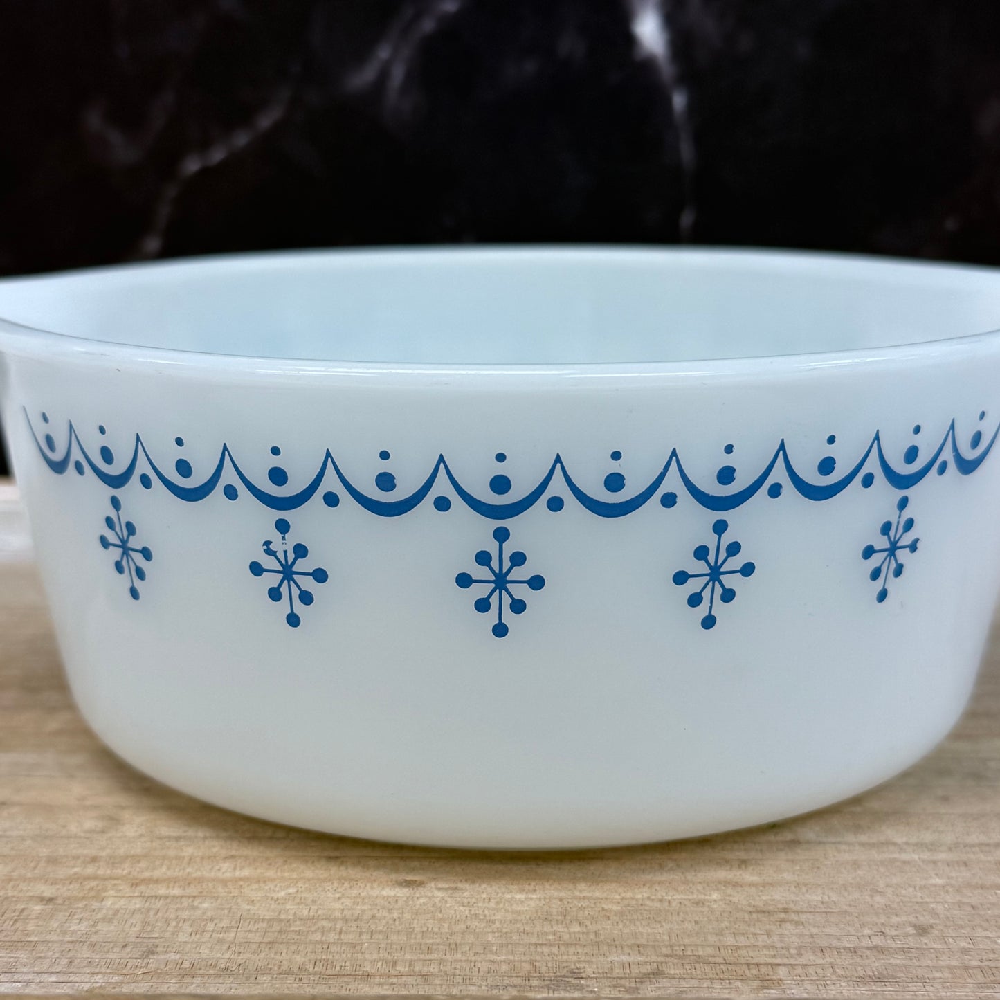 Pyrex Snowflake Blue Casserole Dish 1.5 Pint, #472