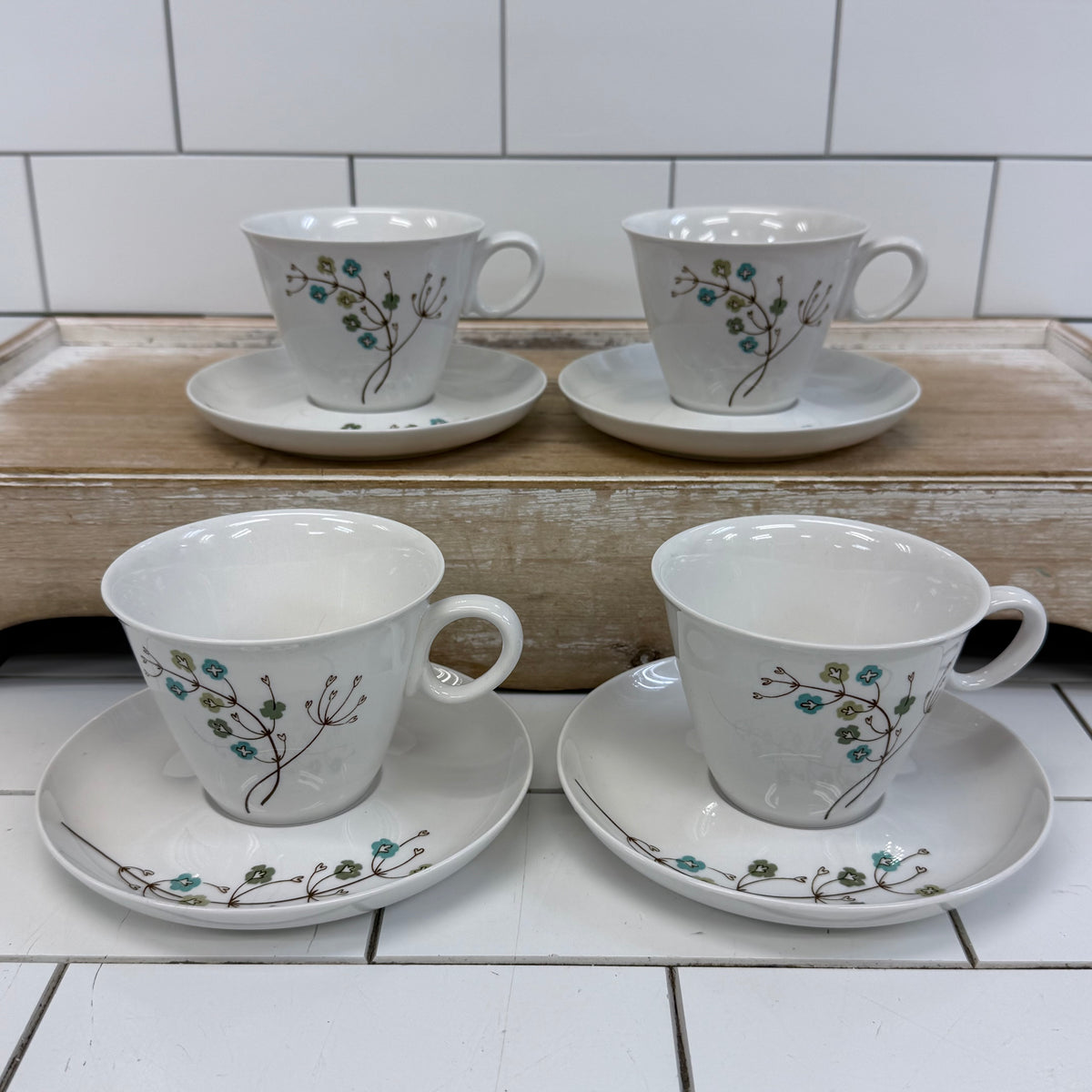 Franciscan It's A Breeze Teacup & Saucer Set of 4