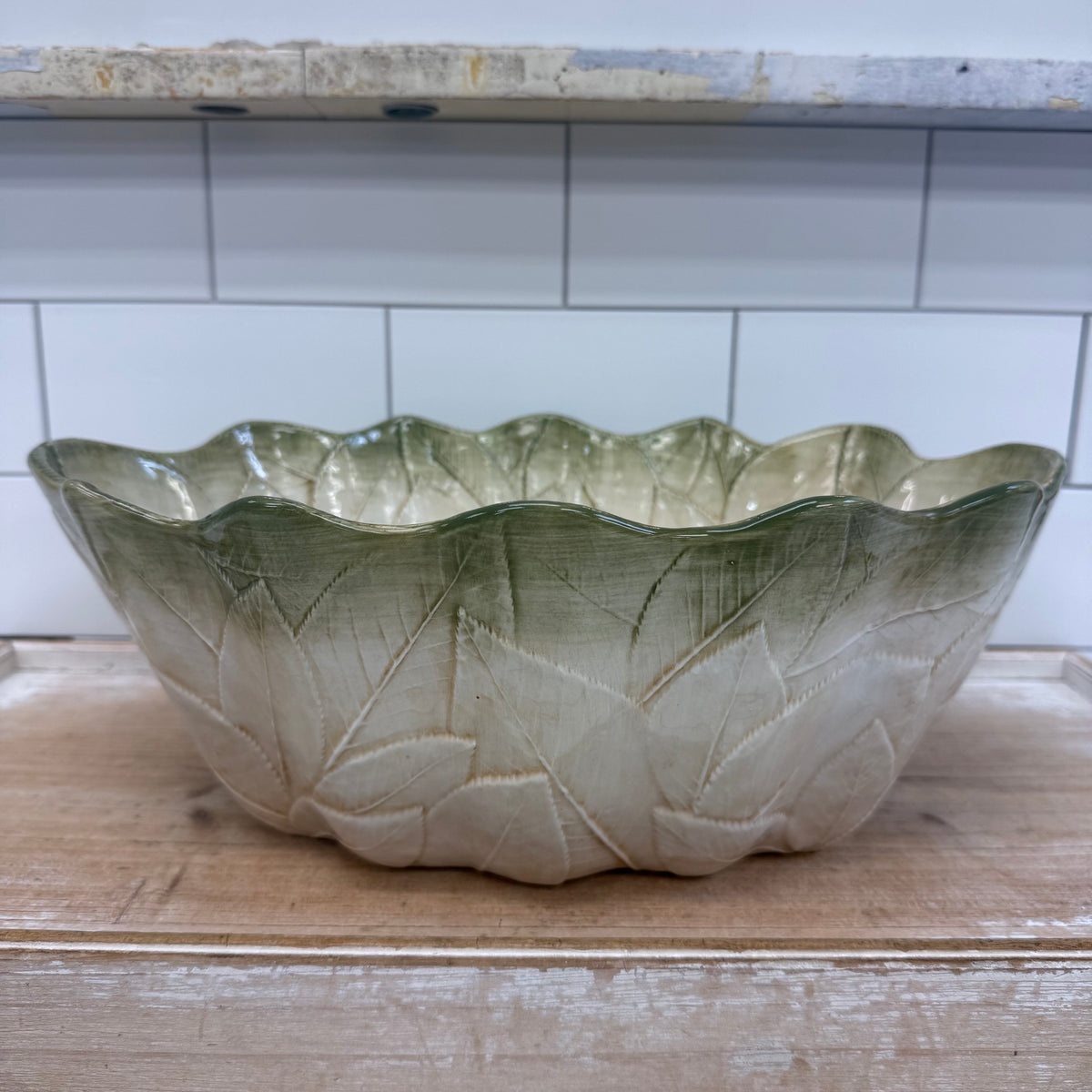 Vietri Foglia Leonardo Majolica Lemon Leaf Bowl