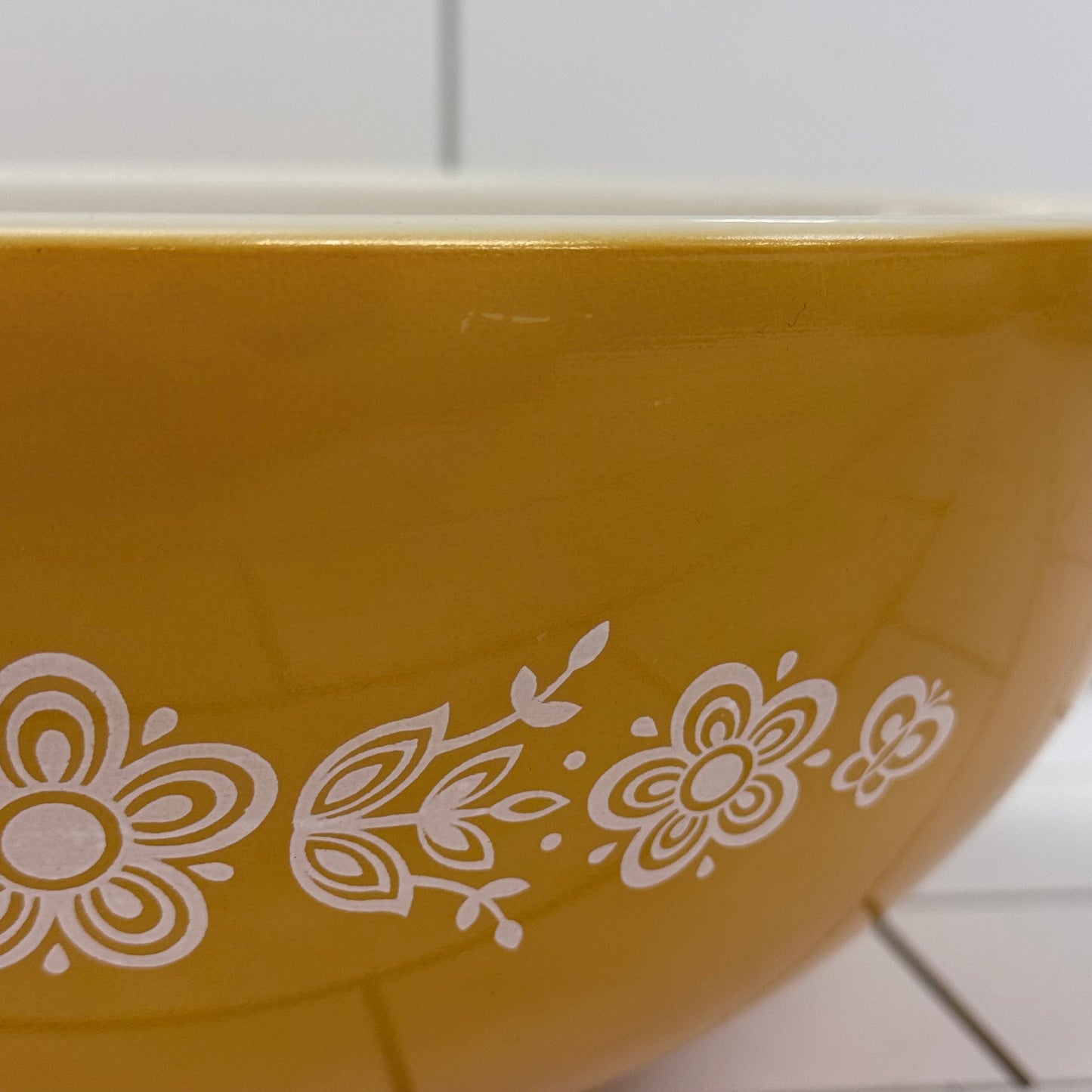 Pyrex Butterfly Gold #444 Cinderella 4 Qt Mixing Bowl 1972 USA