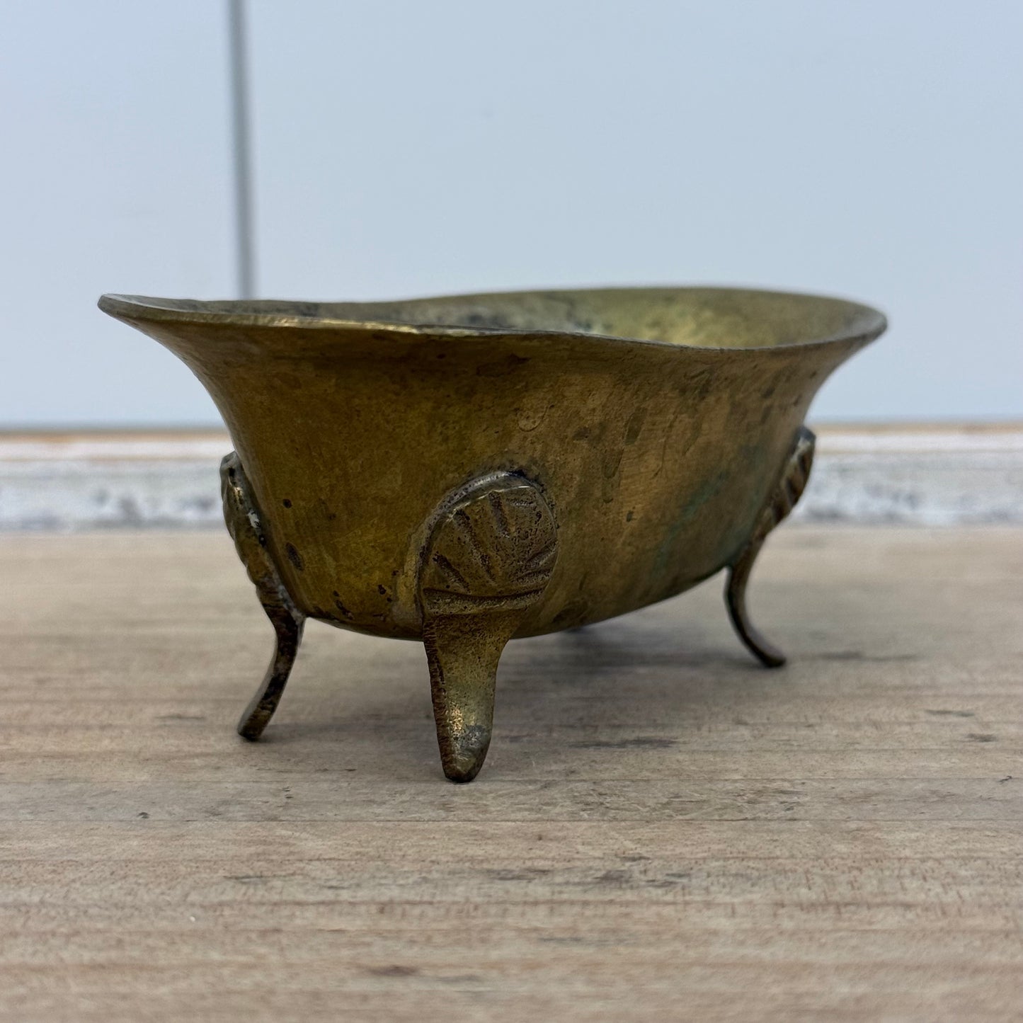 Dollhouse Furniture Chairs Table Bathtub Miniature Brass Lot of 5