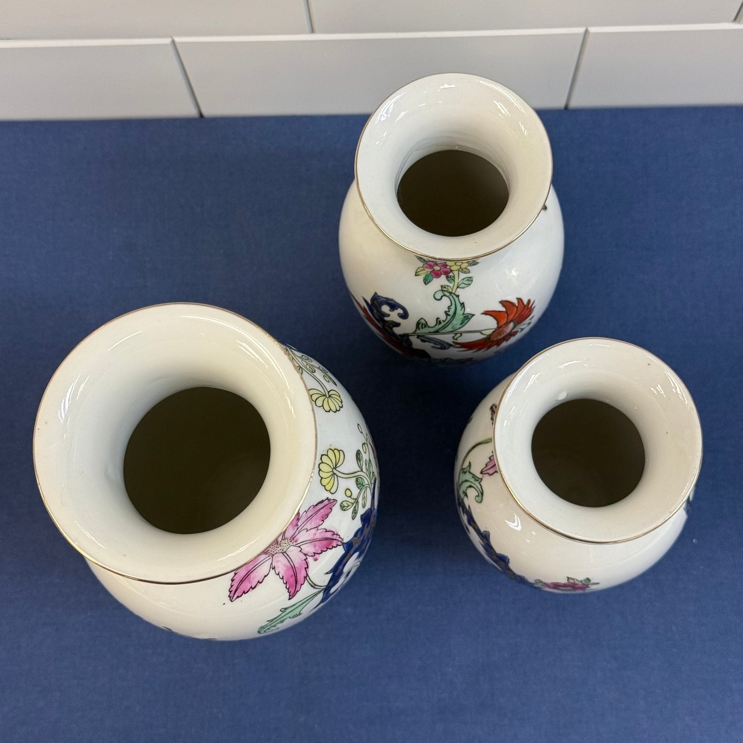 Fleury by Toyo Tobacco Leaf Style Porcelain Vases Set of 3 1988