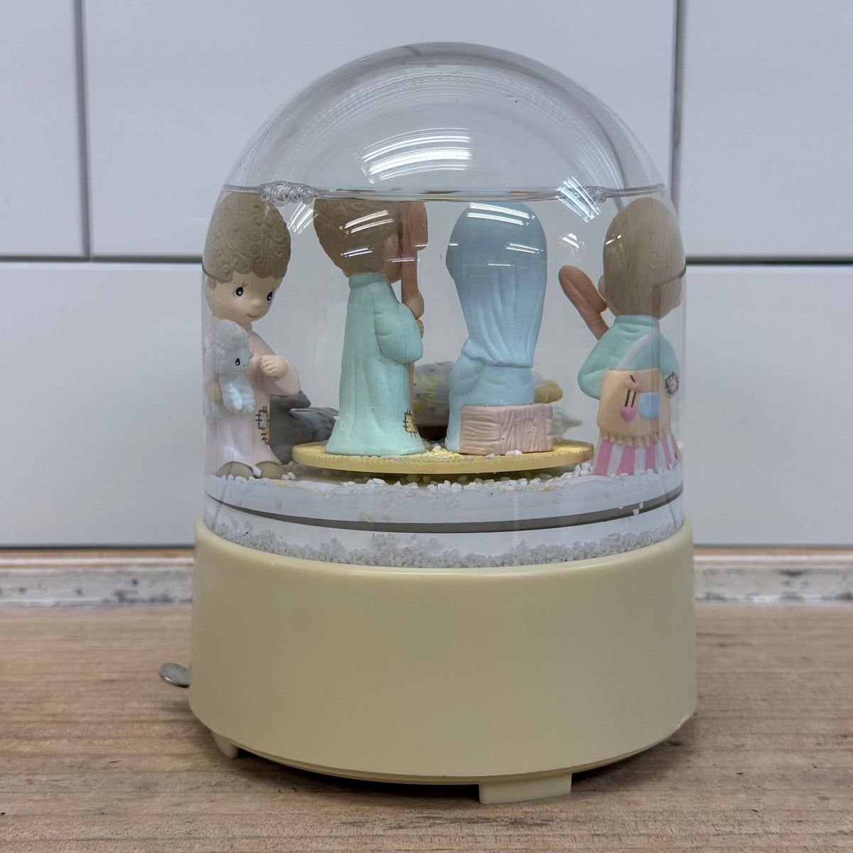 Precious Moments Nativity Musical Snow Globe with Box 1980s