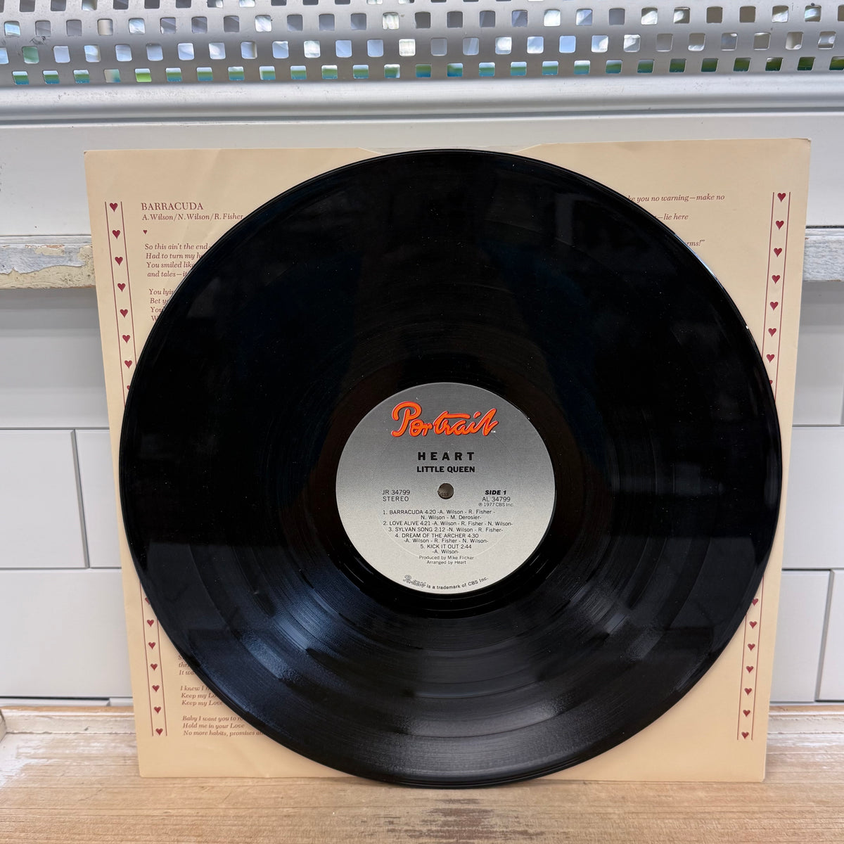 Heart Little Queen Vinyl Record, 1977 – Portrait JR 34799