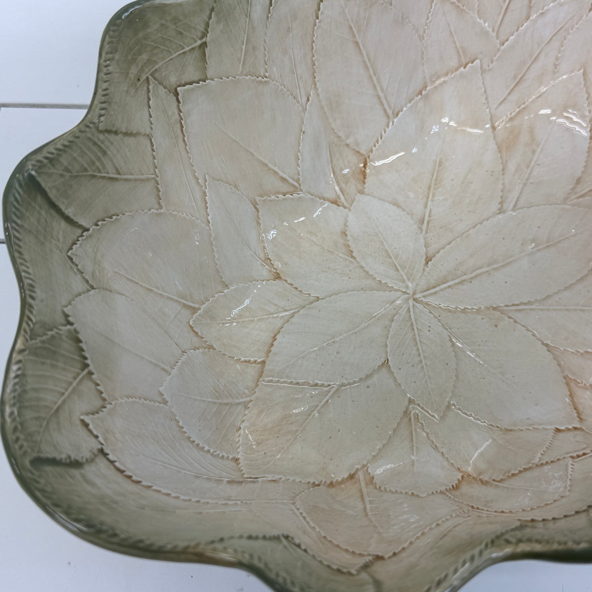 Vietri Foglia Leonardo Majolica Lemon Leaf Bowl