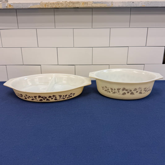 Pyrex Golden Acorn Casserole Set 043 Divided 1.5 Qt Vintage Bakeware