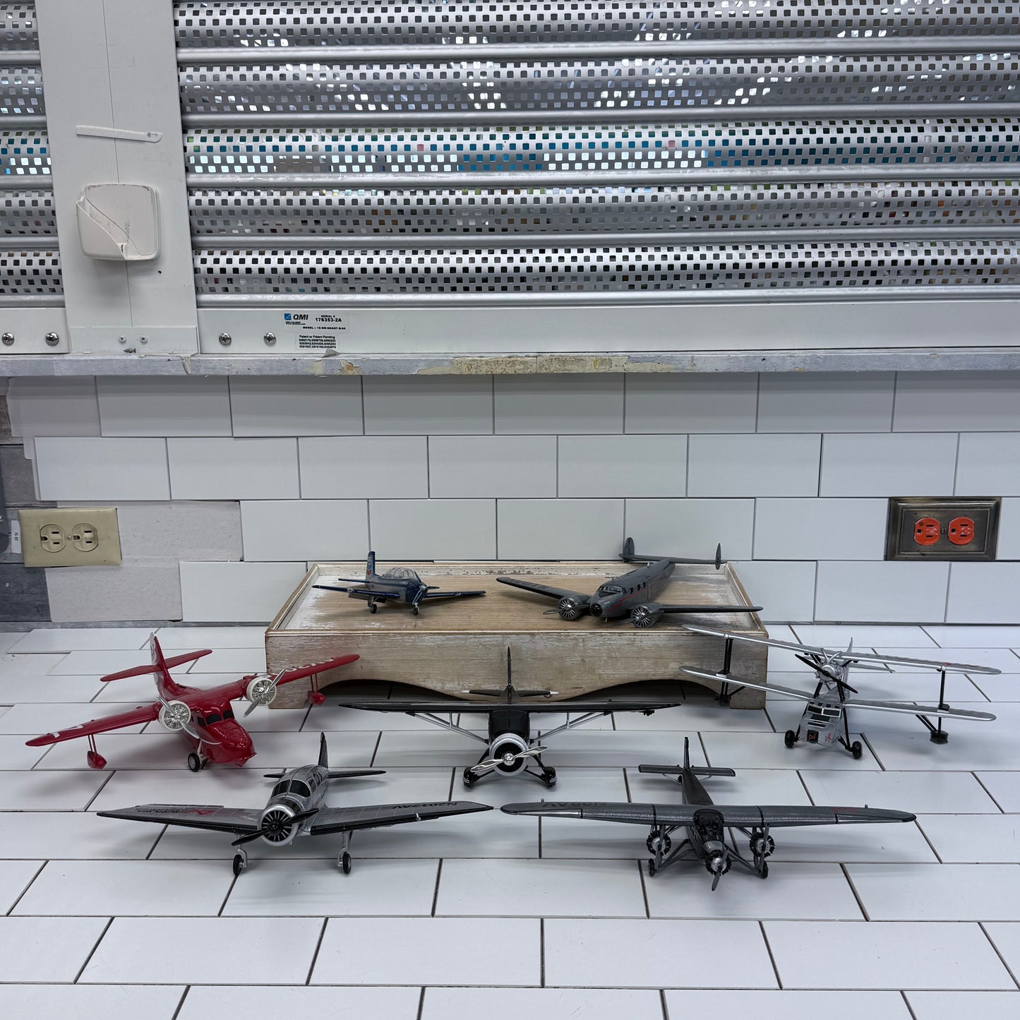 ERTL Auto World Die Cast Airplane Banks Lot 7