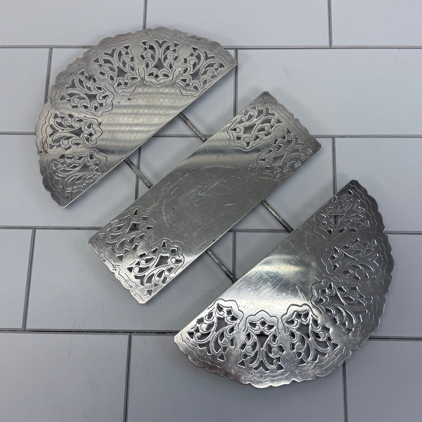 Trivet Hot Plate, Expandable Pierced Silver Plated