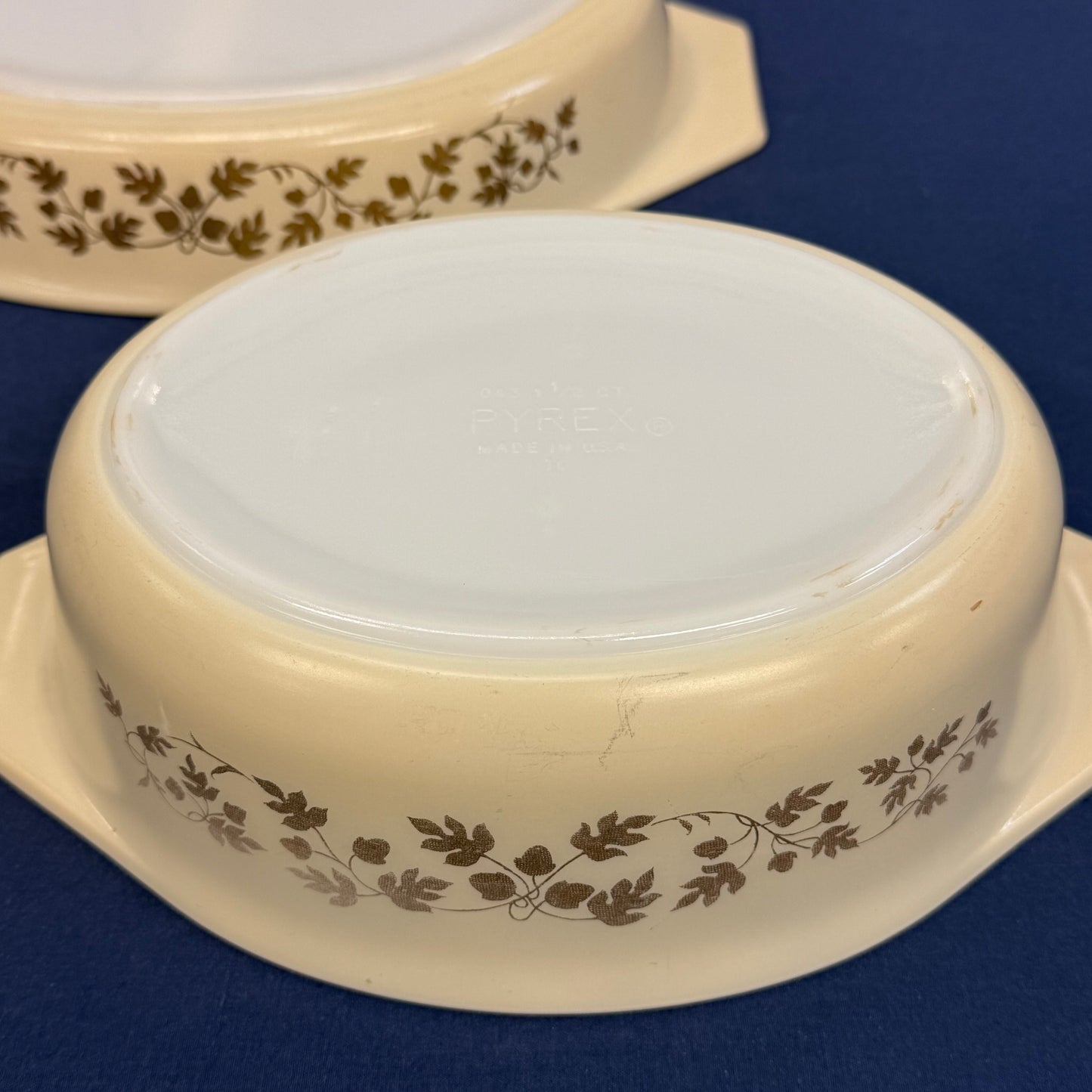 Pyrex Golden Acorn Casserole Set 043 Divided 1.5 Qt Vintage Bakeware