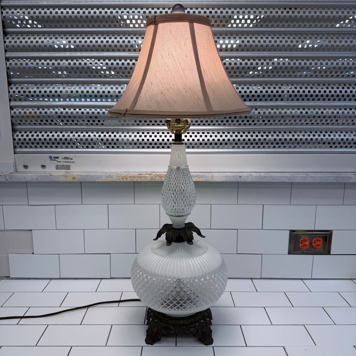 Hollywood Regency Frosted Glass Table Lamp Vintage 1960s