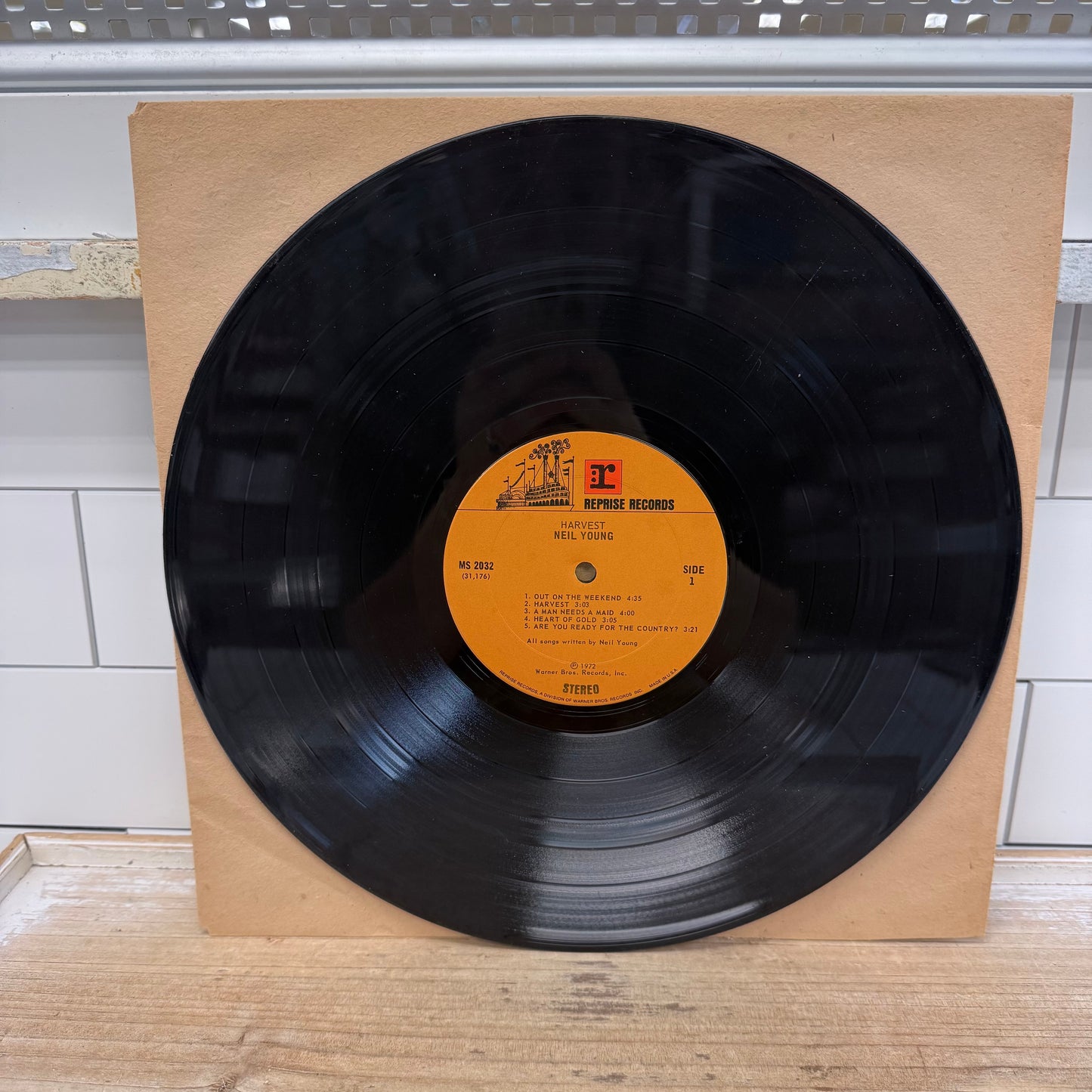 Neil Young Harvest Vinyl Record LP w/ Lyric Book 1972 #MS2032