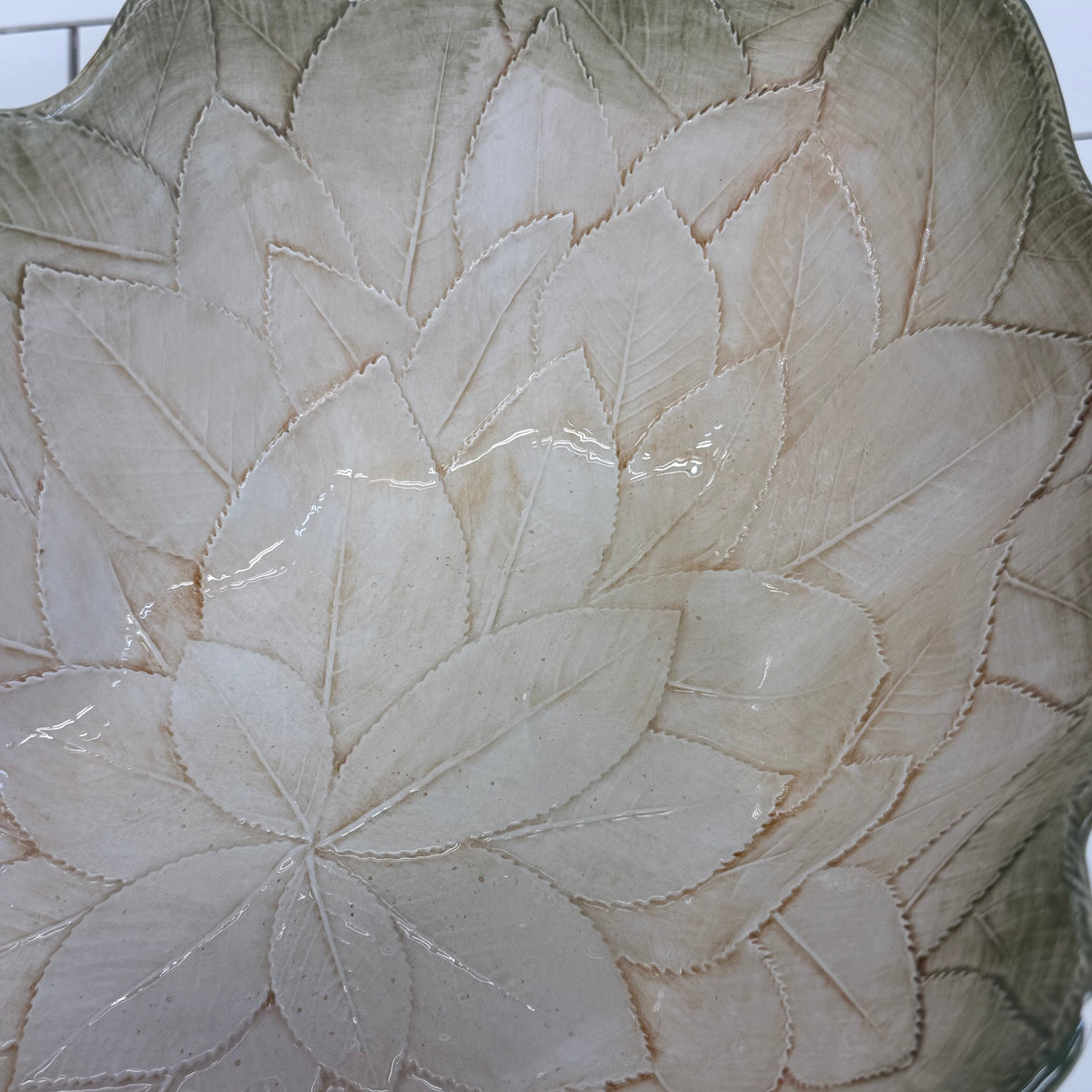 Vietri Foglia Leonardo Majolica Lemon Leaf Bowl