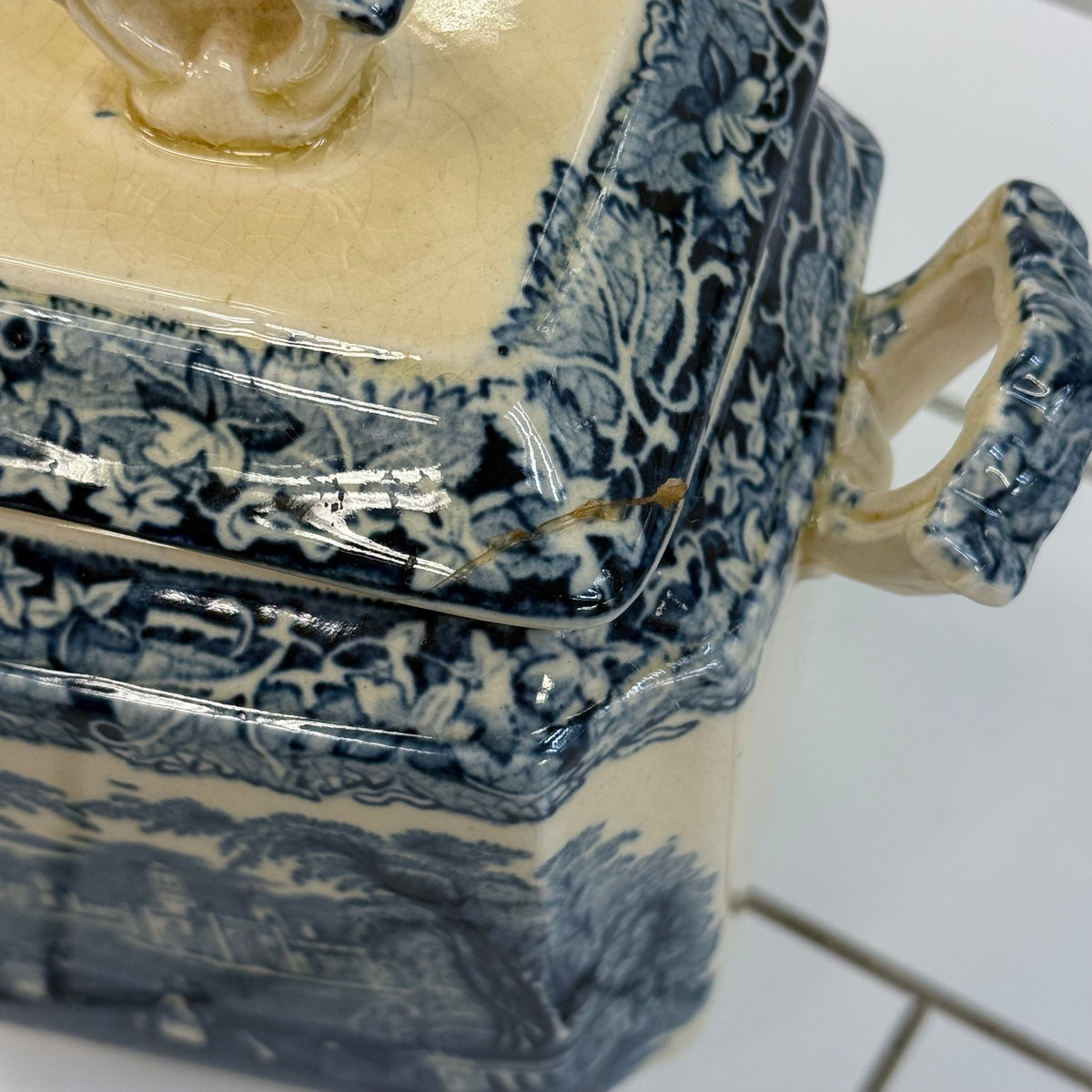 Mason’s Vista Blue Transfer-ware Covered Sugar Bowl