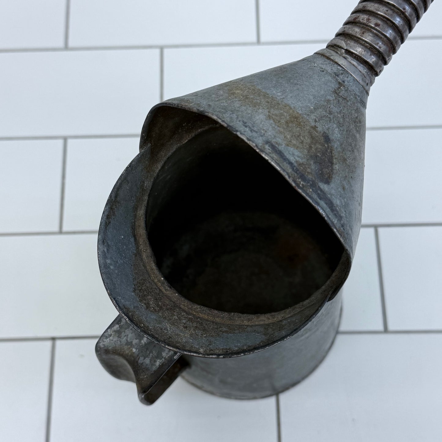 Dover Galvanized Oil Can with Flexible Spout, 2 Quarts