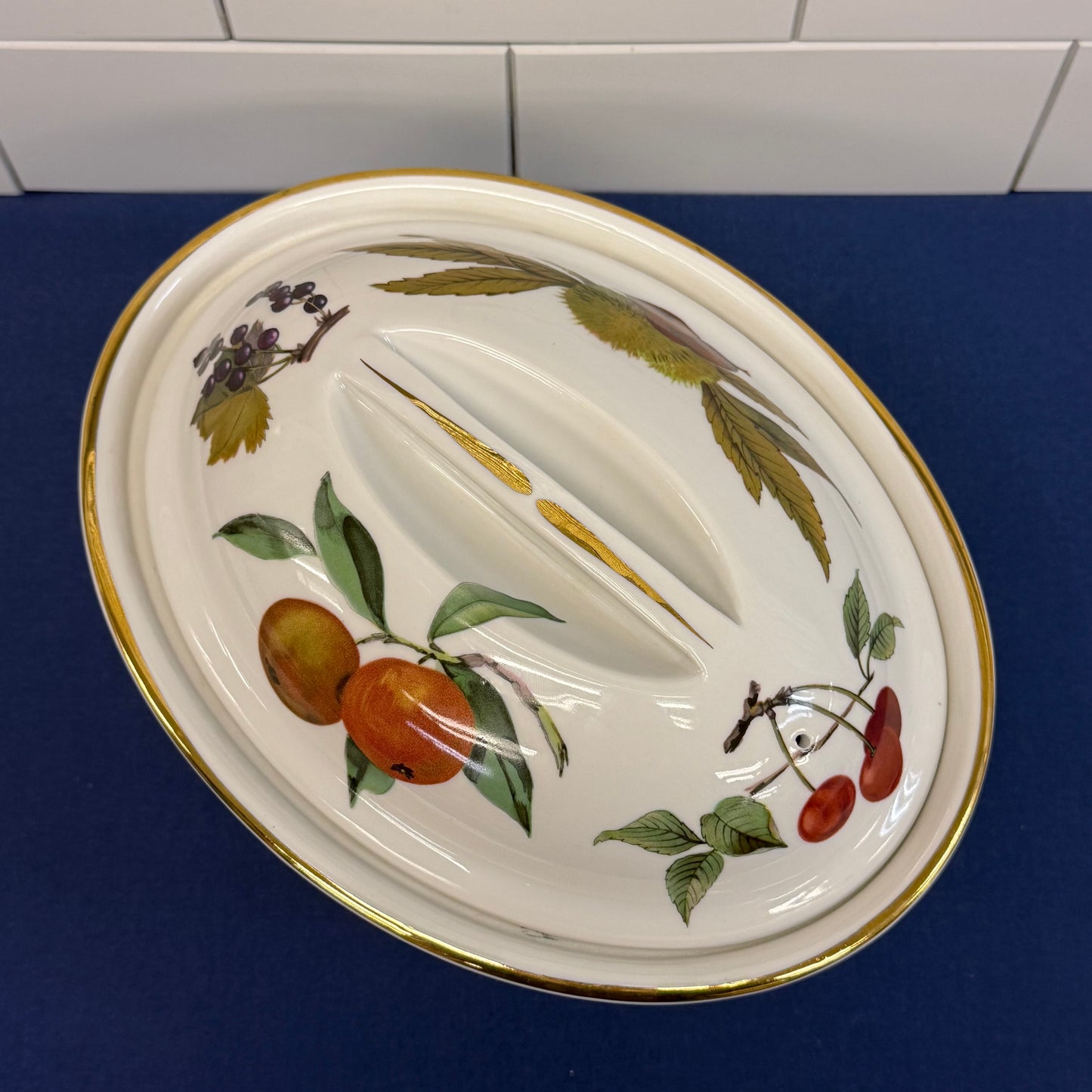 Royal Worcester Evesham Gold Covered Casserole Dish England
