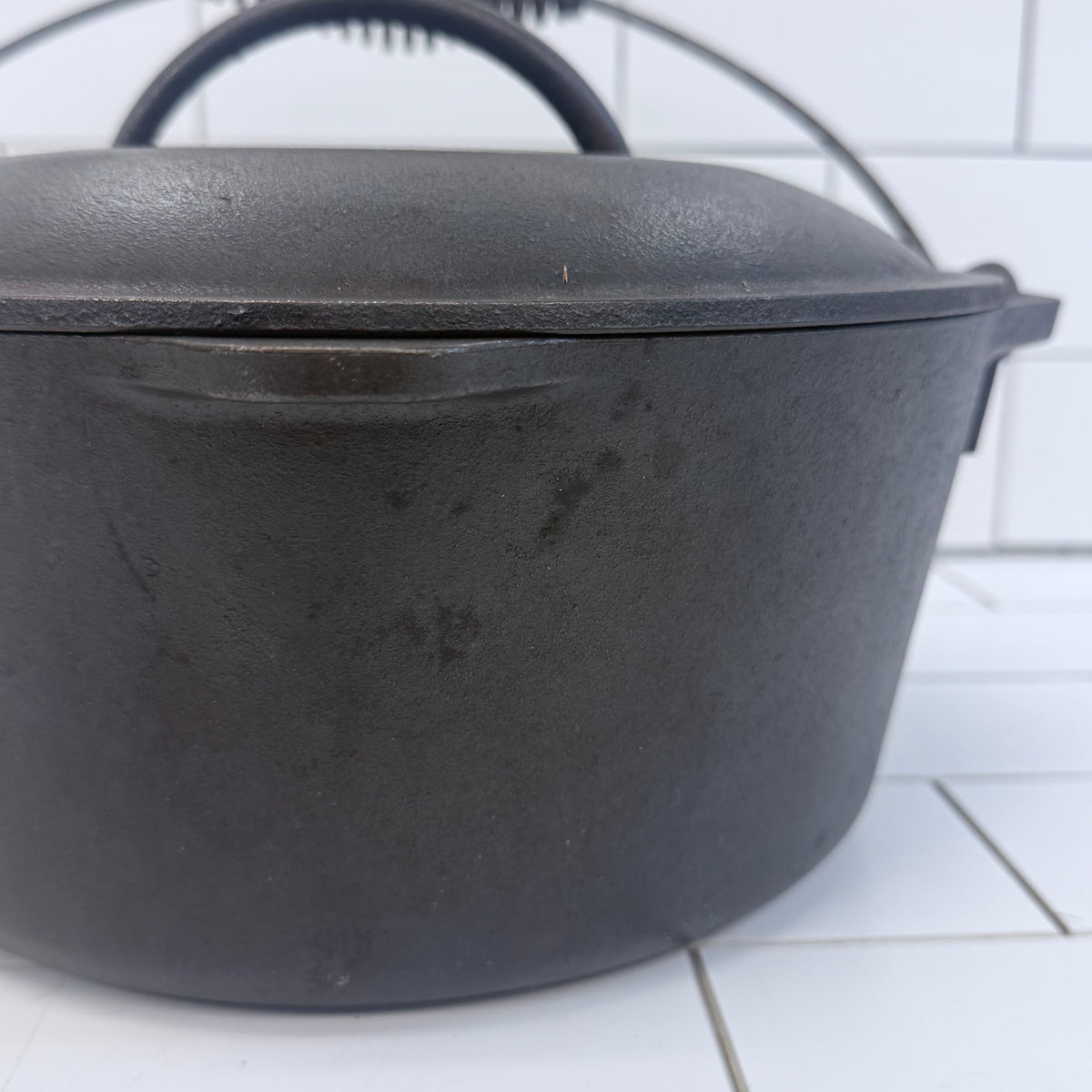 Lodge #8DO Cast Iron Camp Dutch Oven with Lid
