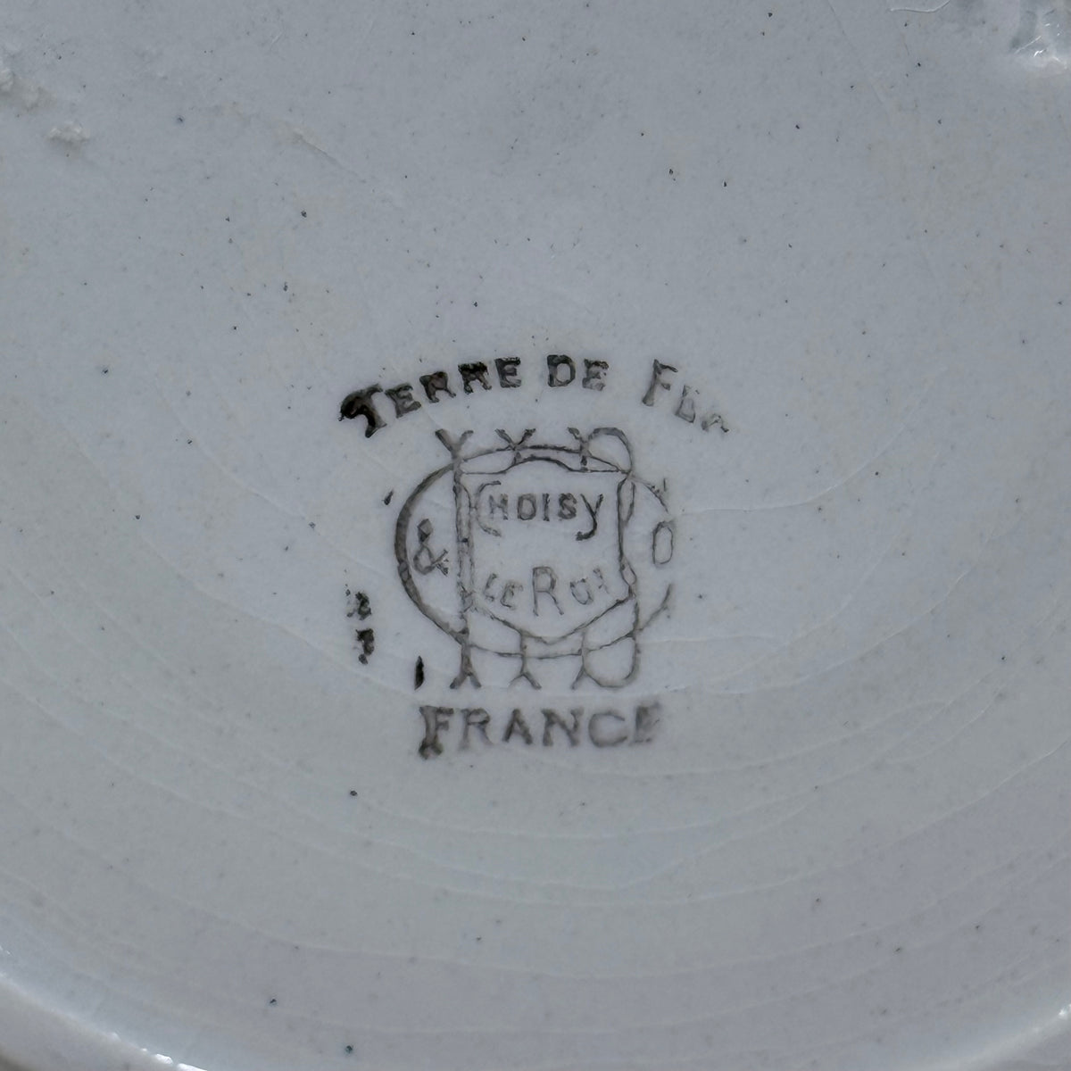 Choisy le Roi Rooster Plates Set of 3 circa 1900s