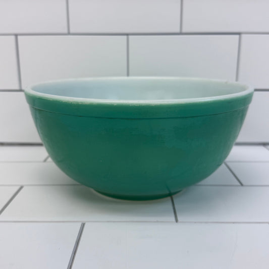 Pyrex Solid Color Mixing Bowl