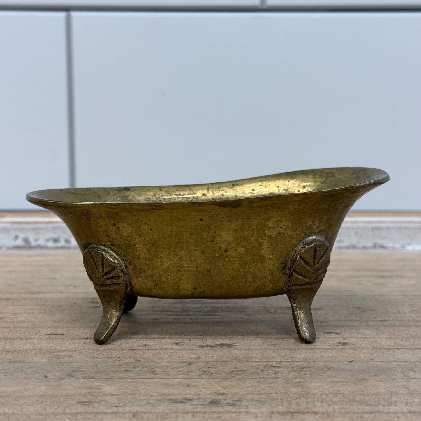 Dollhouse Furniture Chairs Table Bathtub Miniature Brass Lot of 5