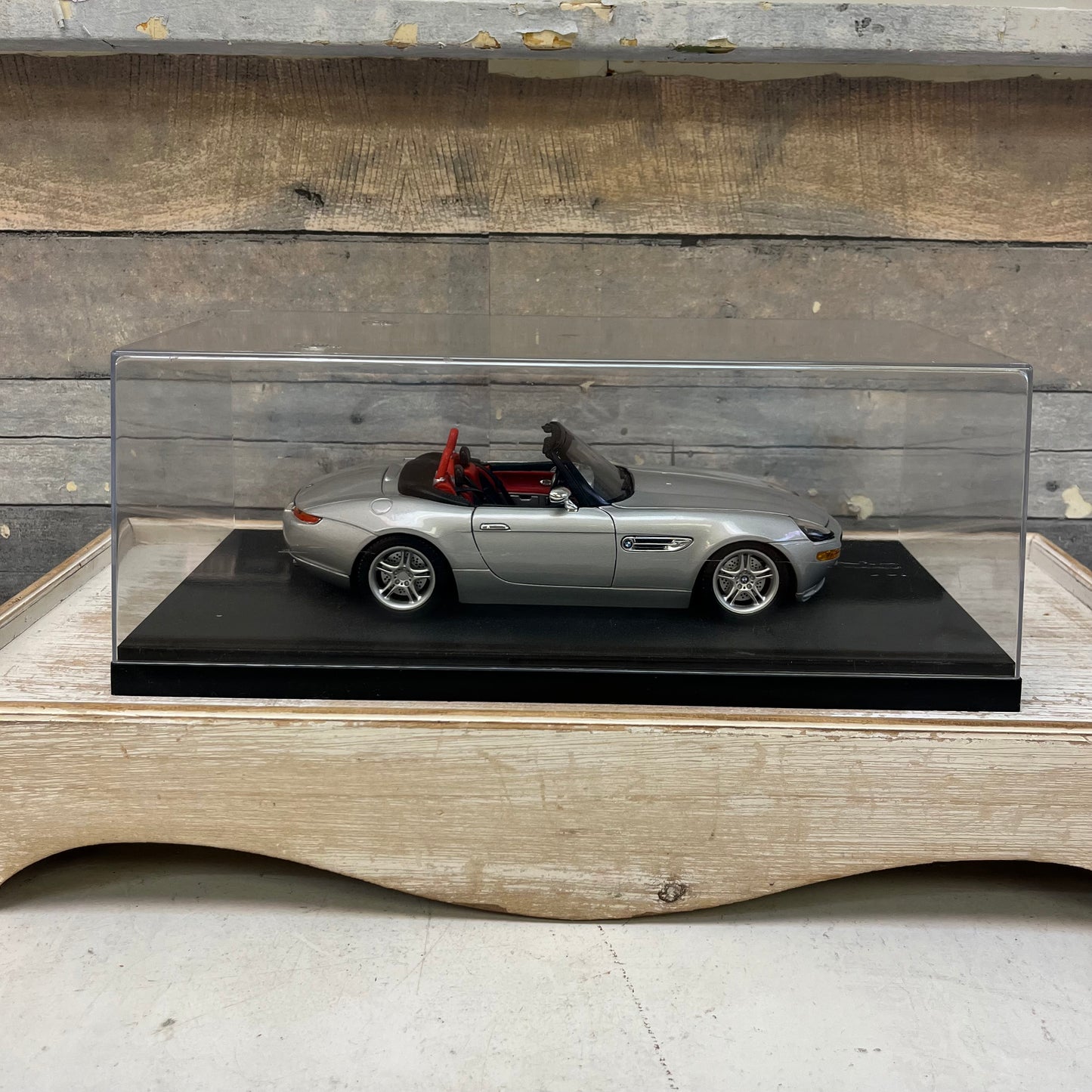 Burago BMW Z8 1:18 Diecast Model