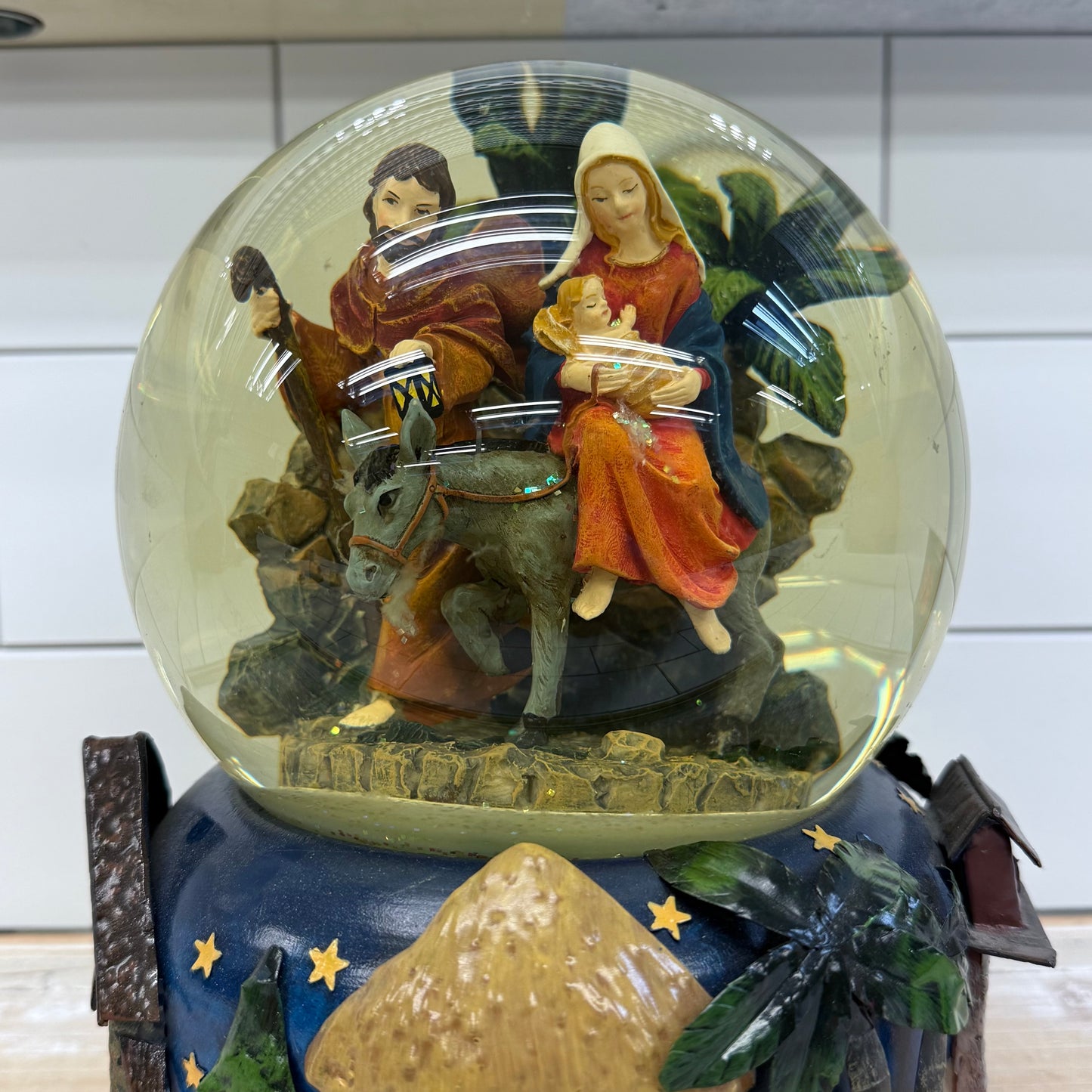 Nativity Scene Rotating Musical Water Globe