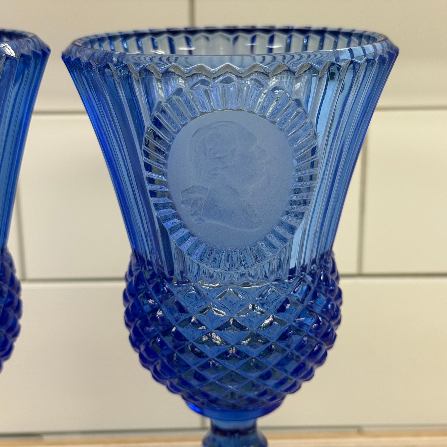Avon Fostoria George Washington Cameo Cobalt Goblets Set 2 1976