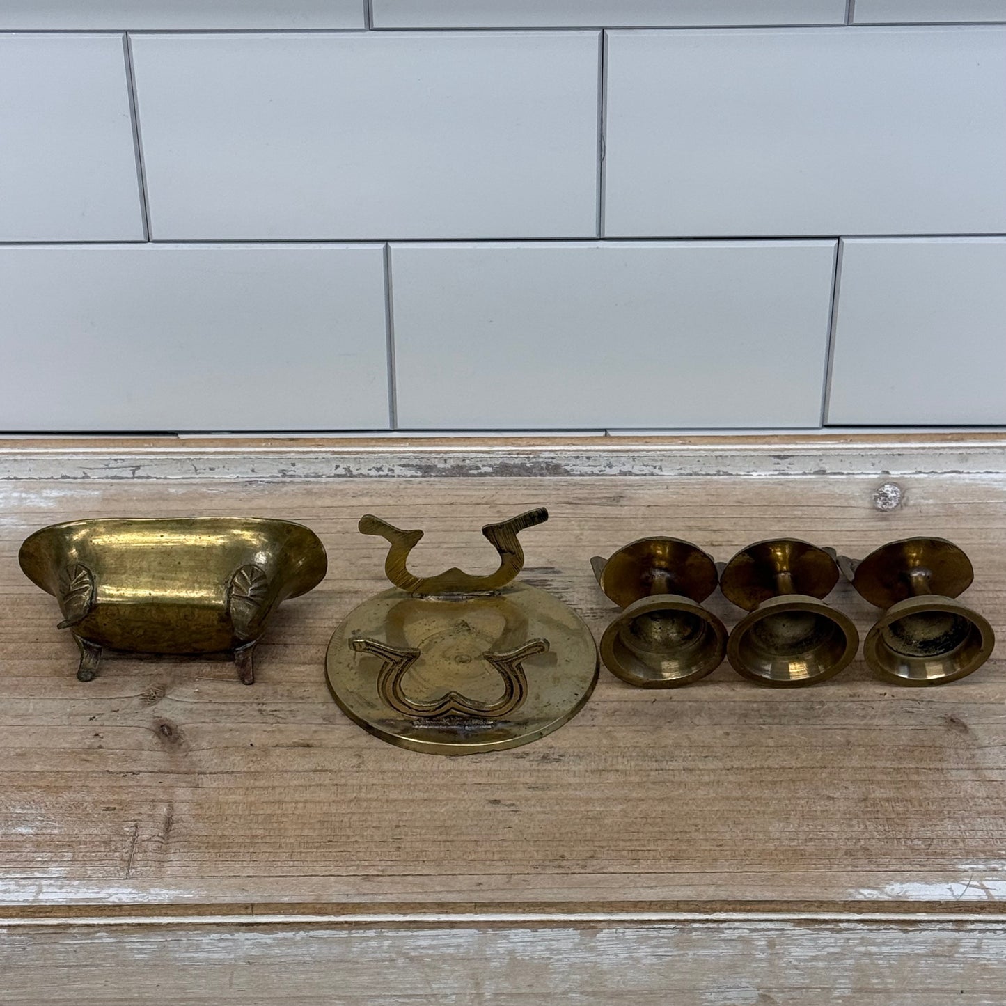 Dollhouse Furniture Chairs Table Bathtub Miniature Brass Lot of 5