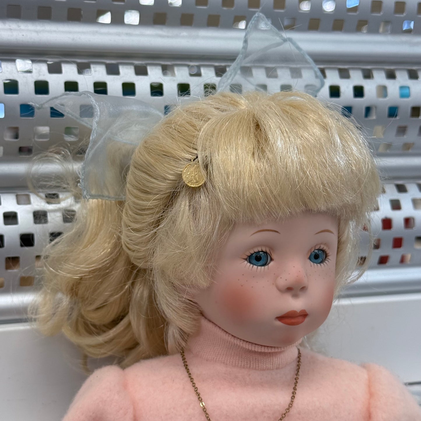 Dynasty Bobbie Musical Poseable Porcelain Doll #D617.00 Box