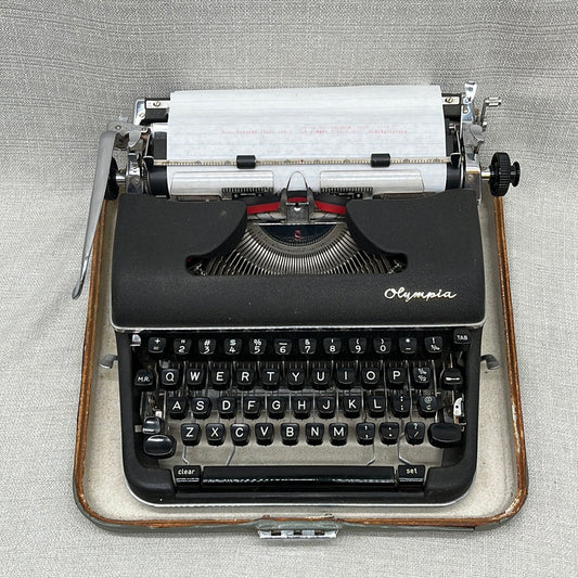 Olympia SM4 Black Typewriter with Case Olympia-Werke 1960