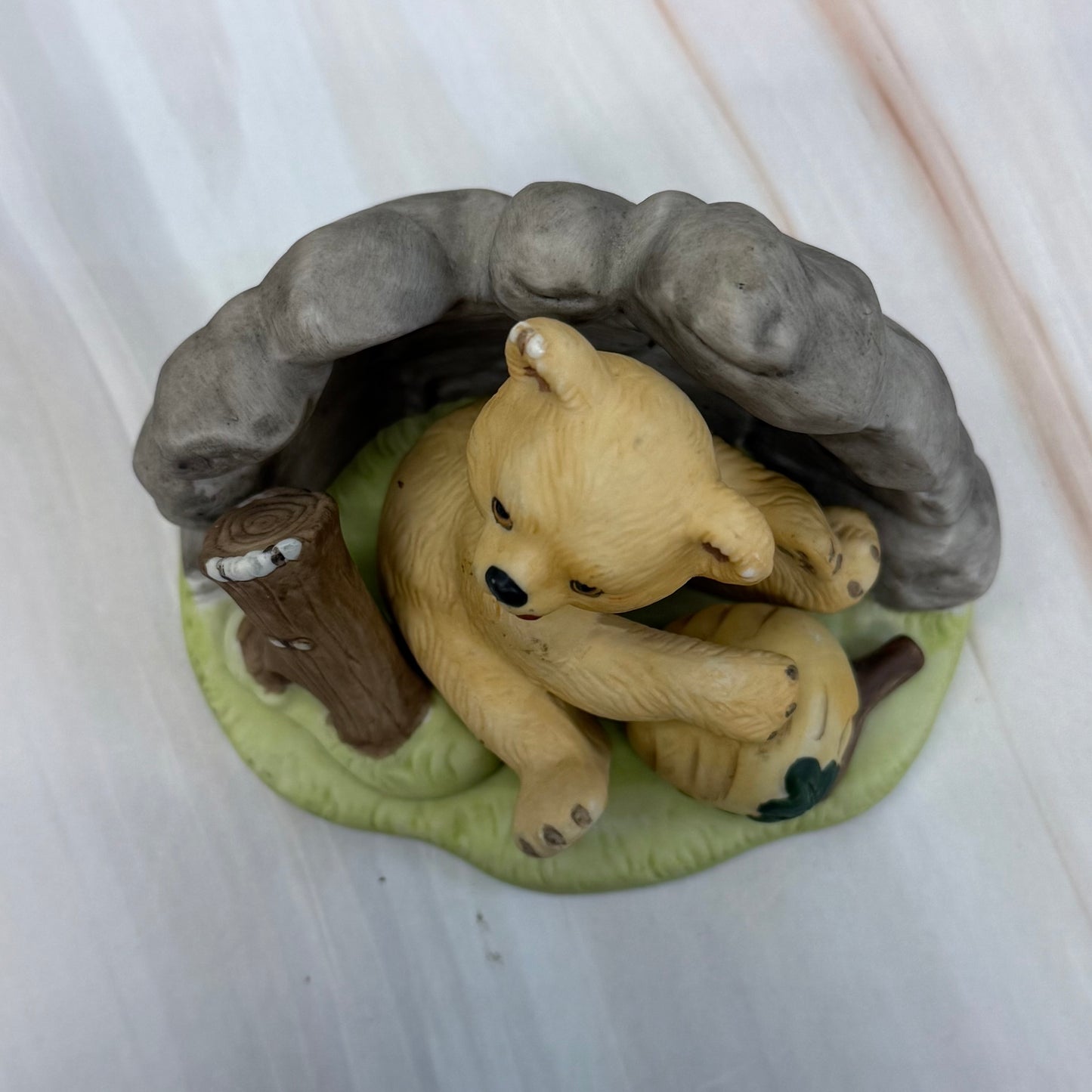 Franklin Mint Woodland Surprises Figurine , Bear 1984