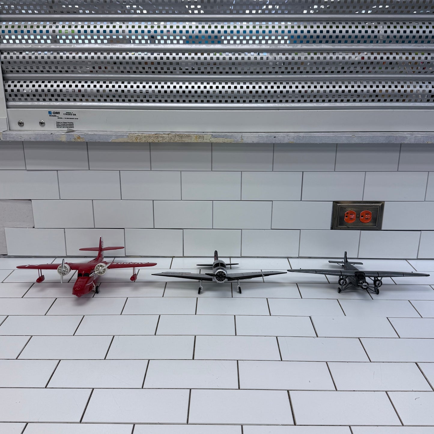 ERTL Auto World Die Cast Airplane Banks Lot 7