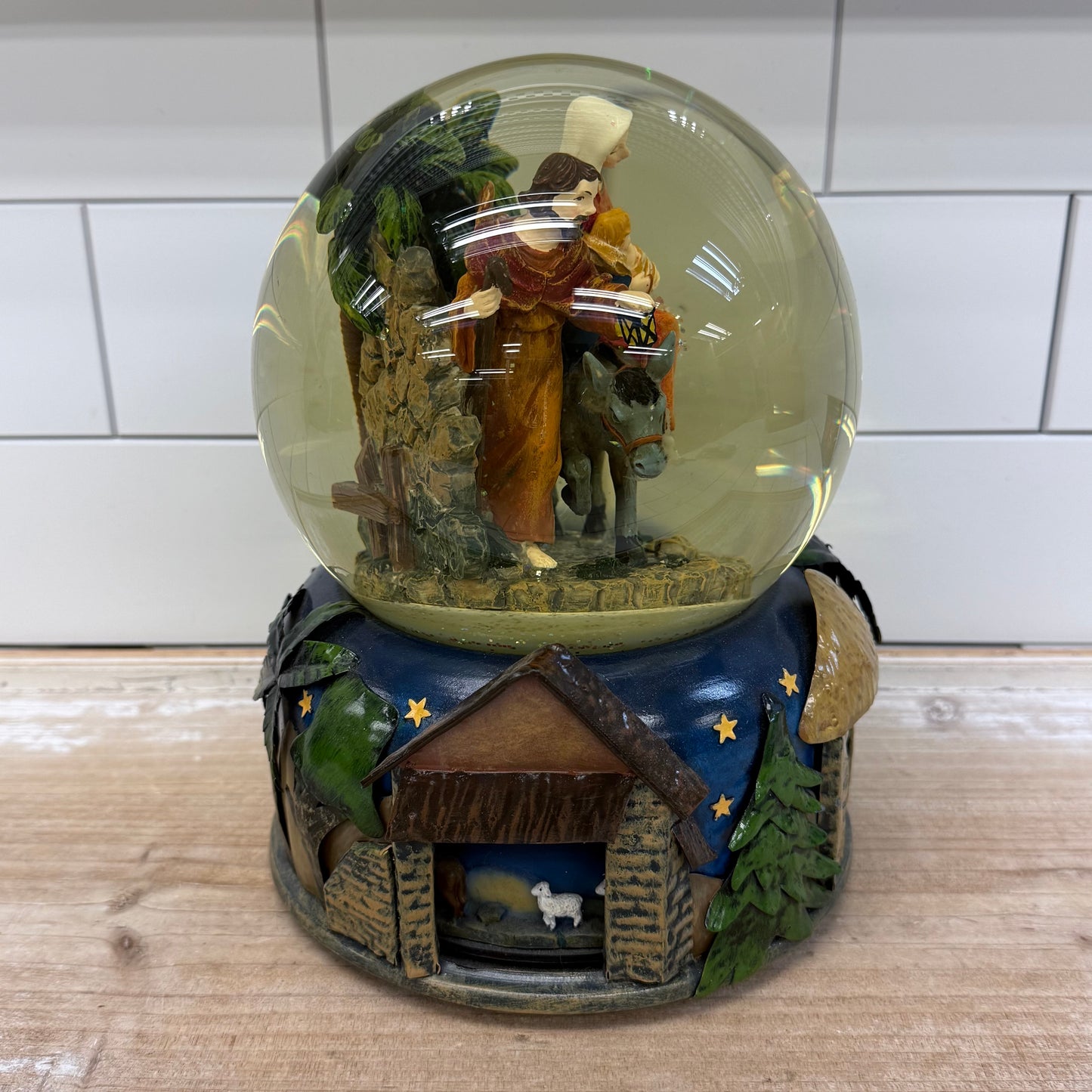 Nativity Scene Rotating Musical Water Globe