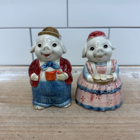 Otagiri Mr. & Mrs. Pig Ceramic Salt & Pepper Set