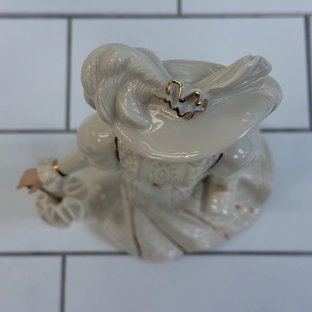 Lenox Grand Voyage Porcelain Lady Figurine 1995