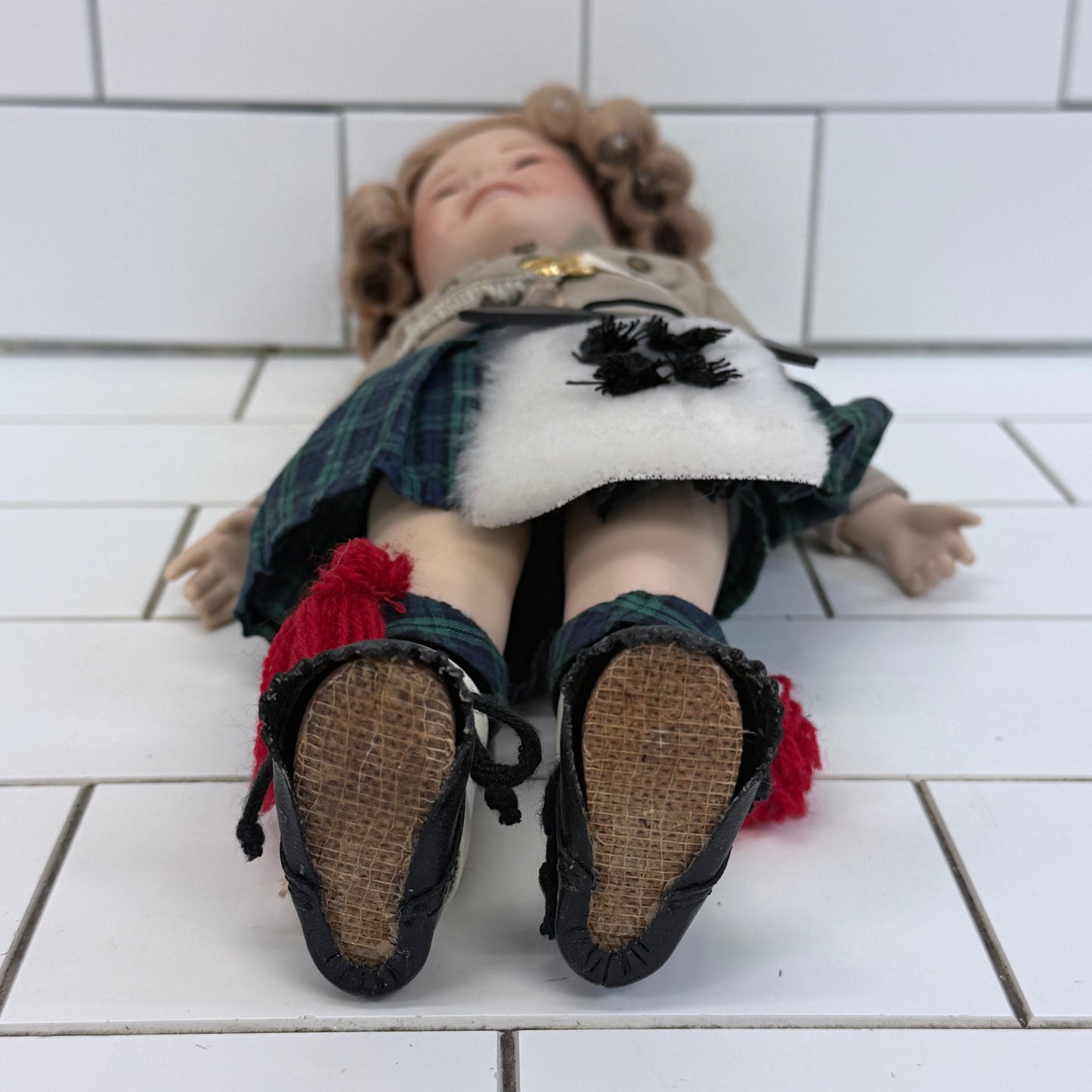 Shirley Temple Wee Willie Winkie Doll Danbury Mint Box 1990s