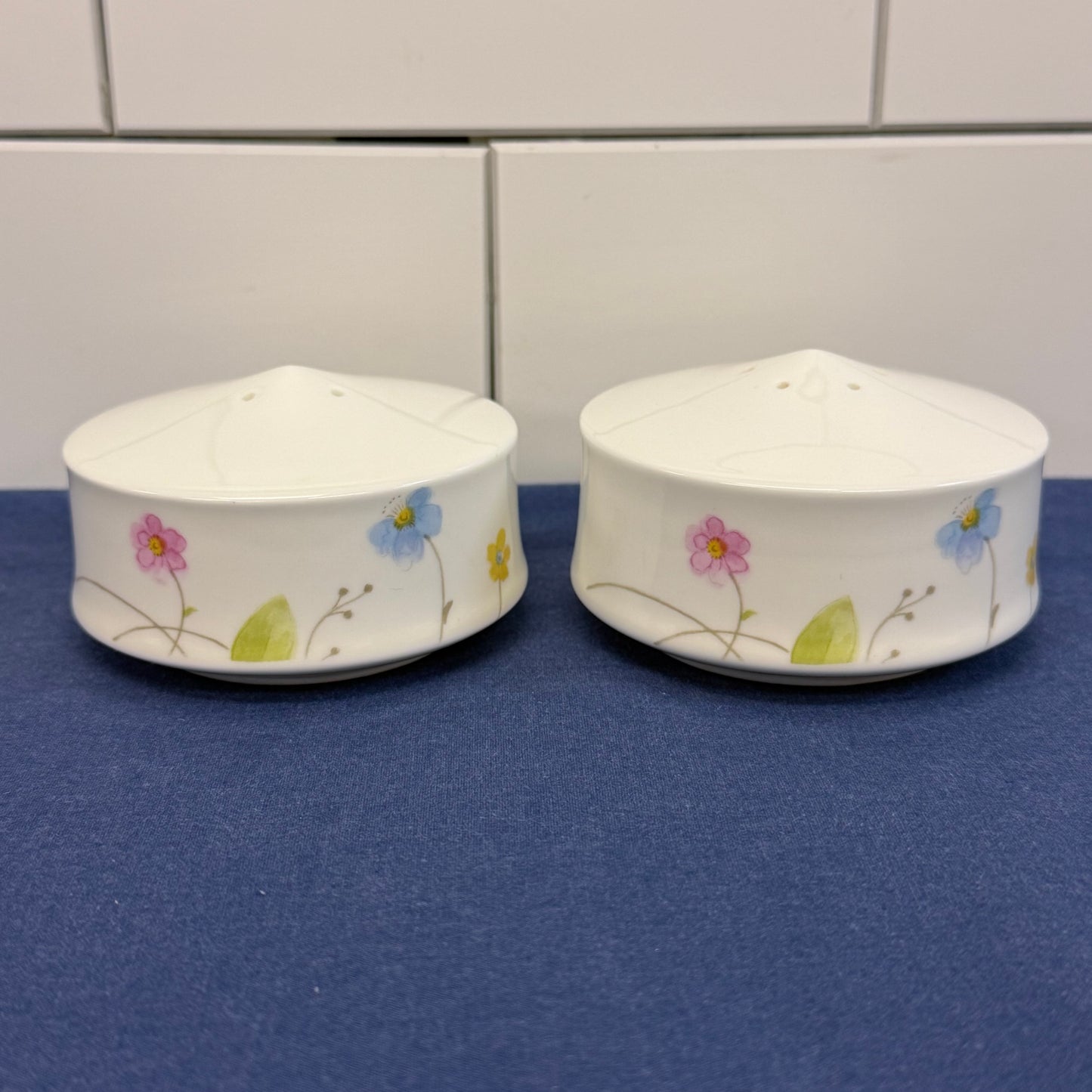 Mikasa Just Flowers Salt Pepper Shakers Bone China Japan 1980s