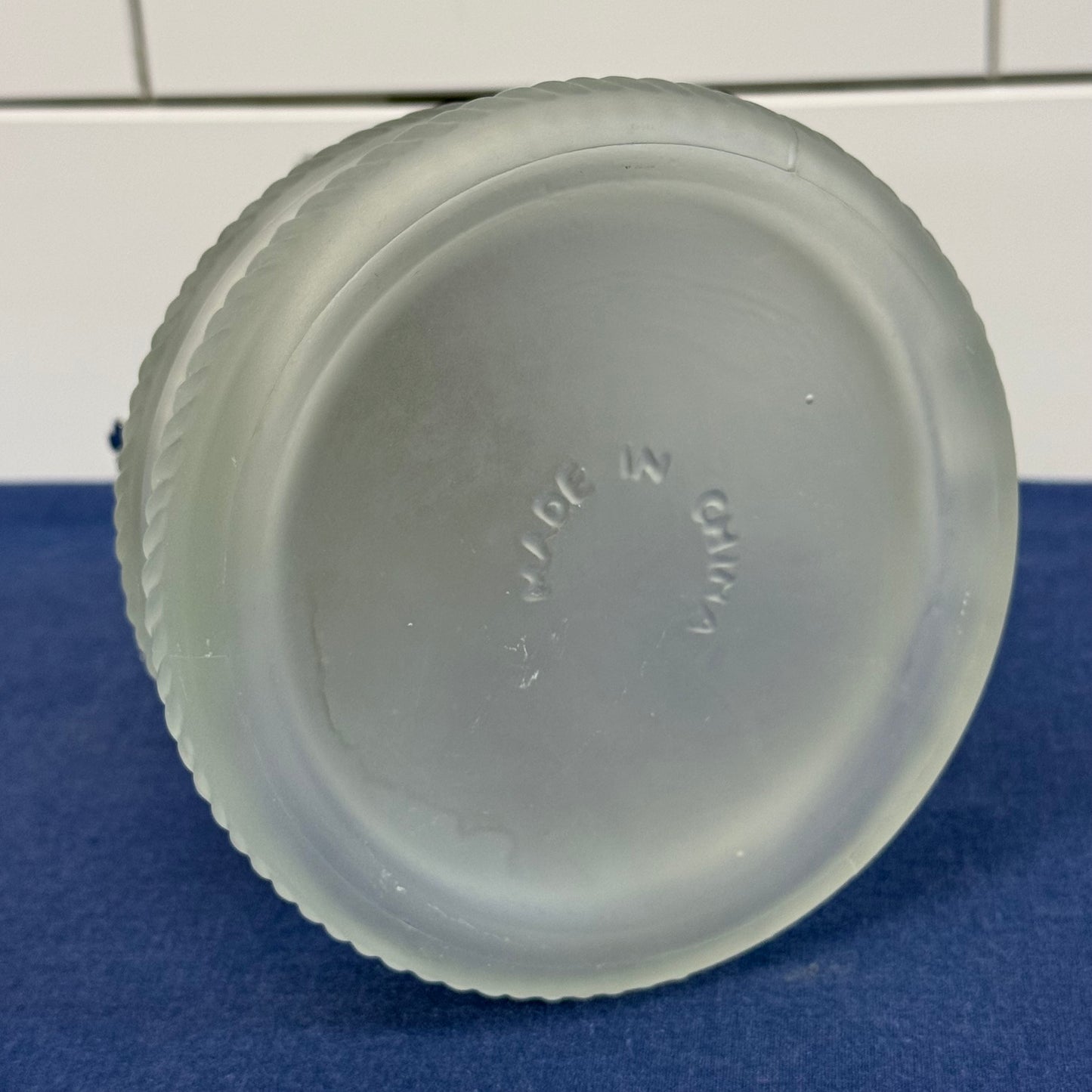 Lamplight Farms Frosted Hurricane Oil Lamp Fish Scale Glass 1980s