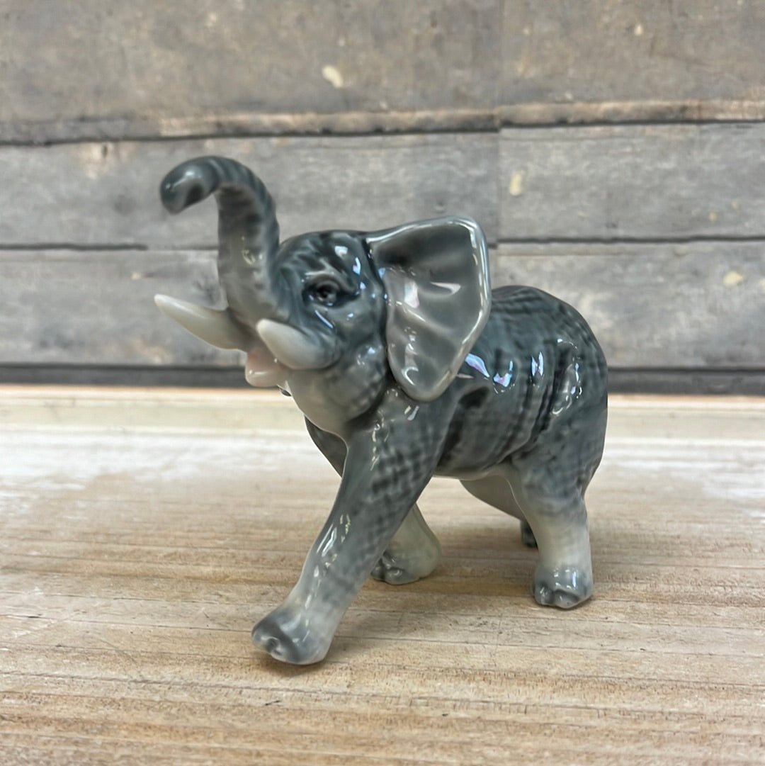 Adorable Ceramic Elephant Figurine Set, 3 Piece 1950s