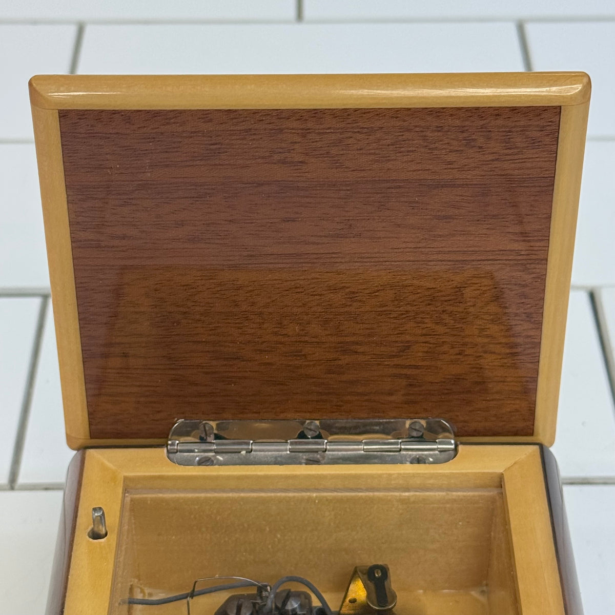 Italian Floral Inlay Music Box Reuge Vintage 1970s