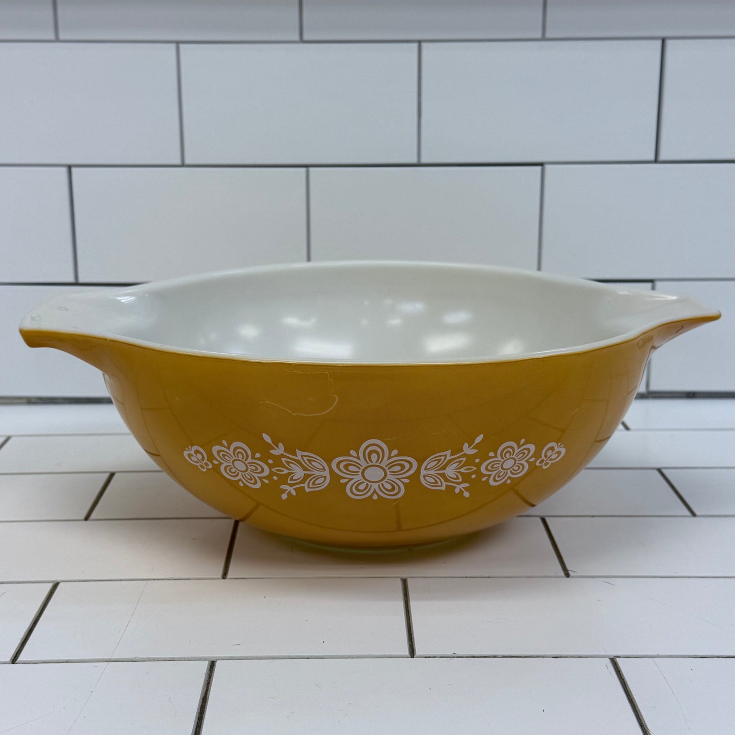 Pyrex Butterfly Gold #444 Cinderella 4 Qt Mixing Bowl 1972 USA
